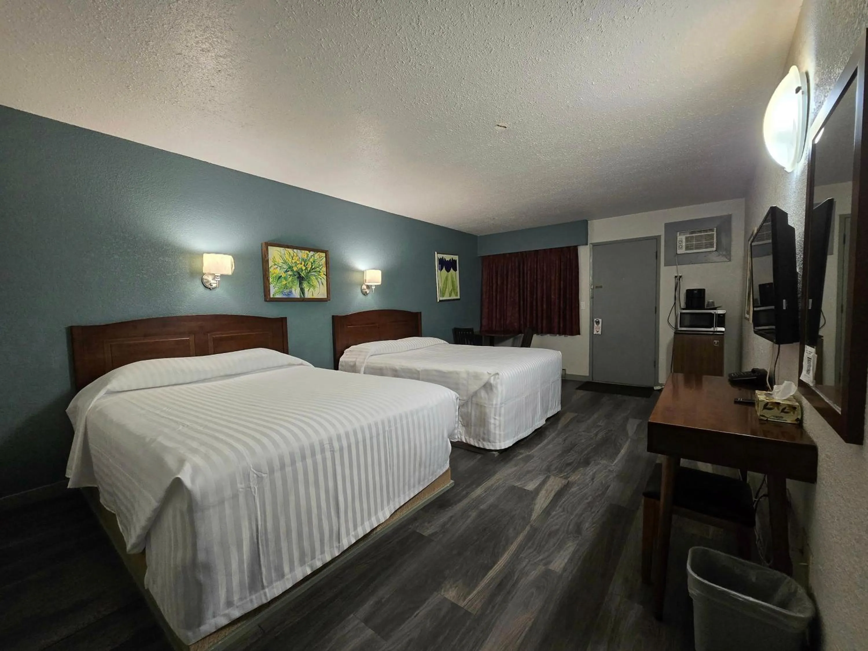 Bedroom, Bed in Alpine Inn