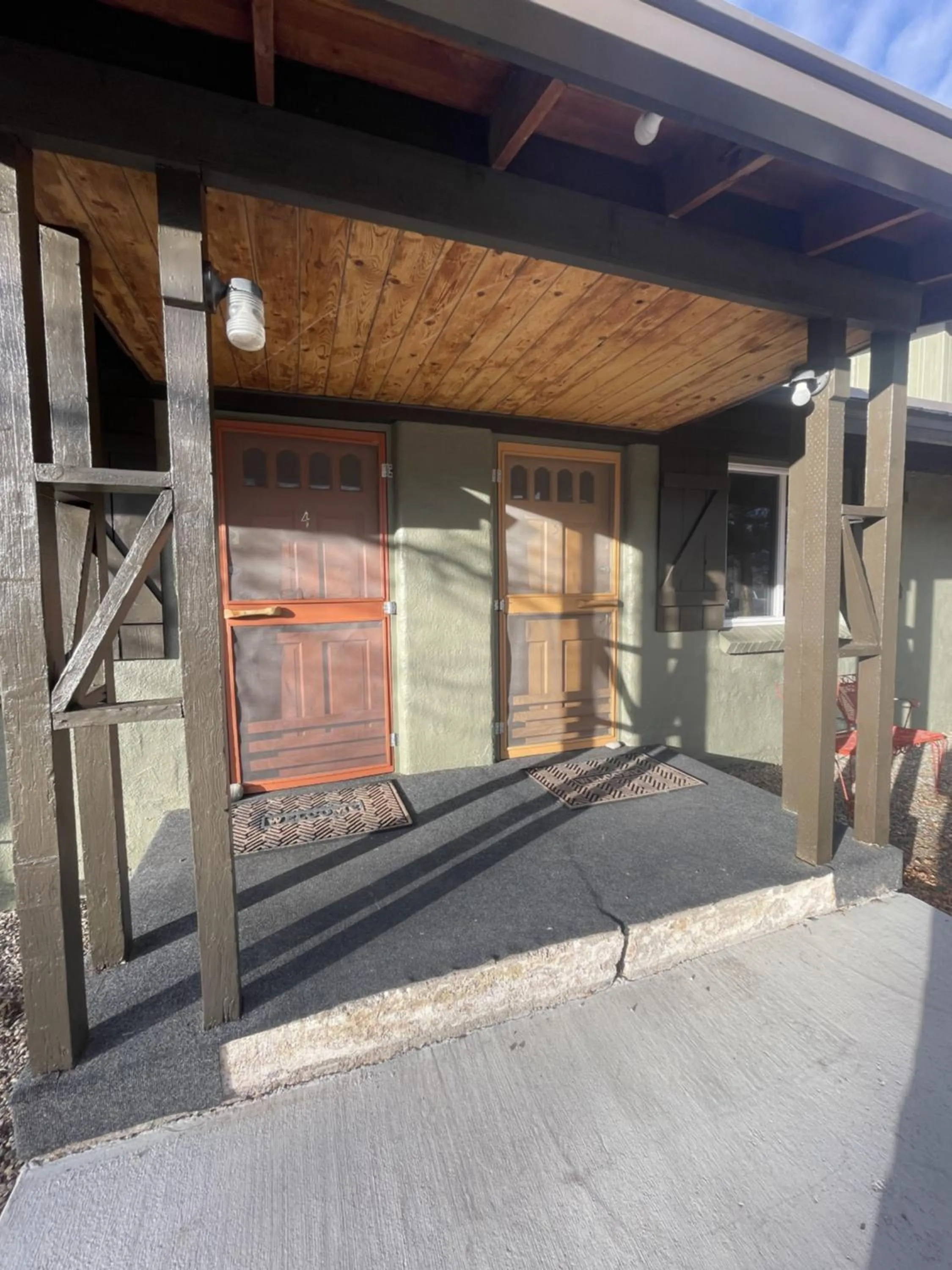 Facade/entrance in The Spruce Lodge