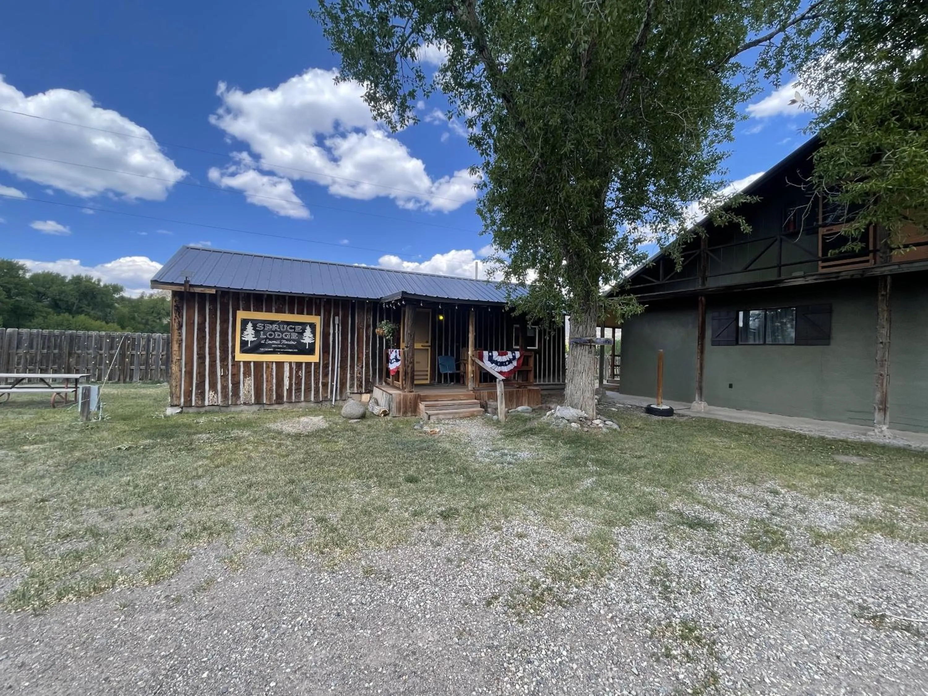Coffee/tea facilities in The Spruce Lodge