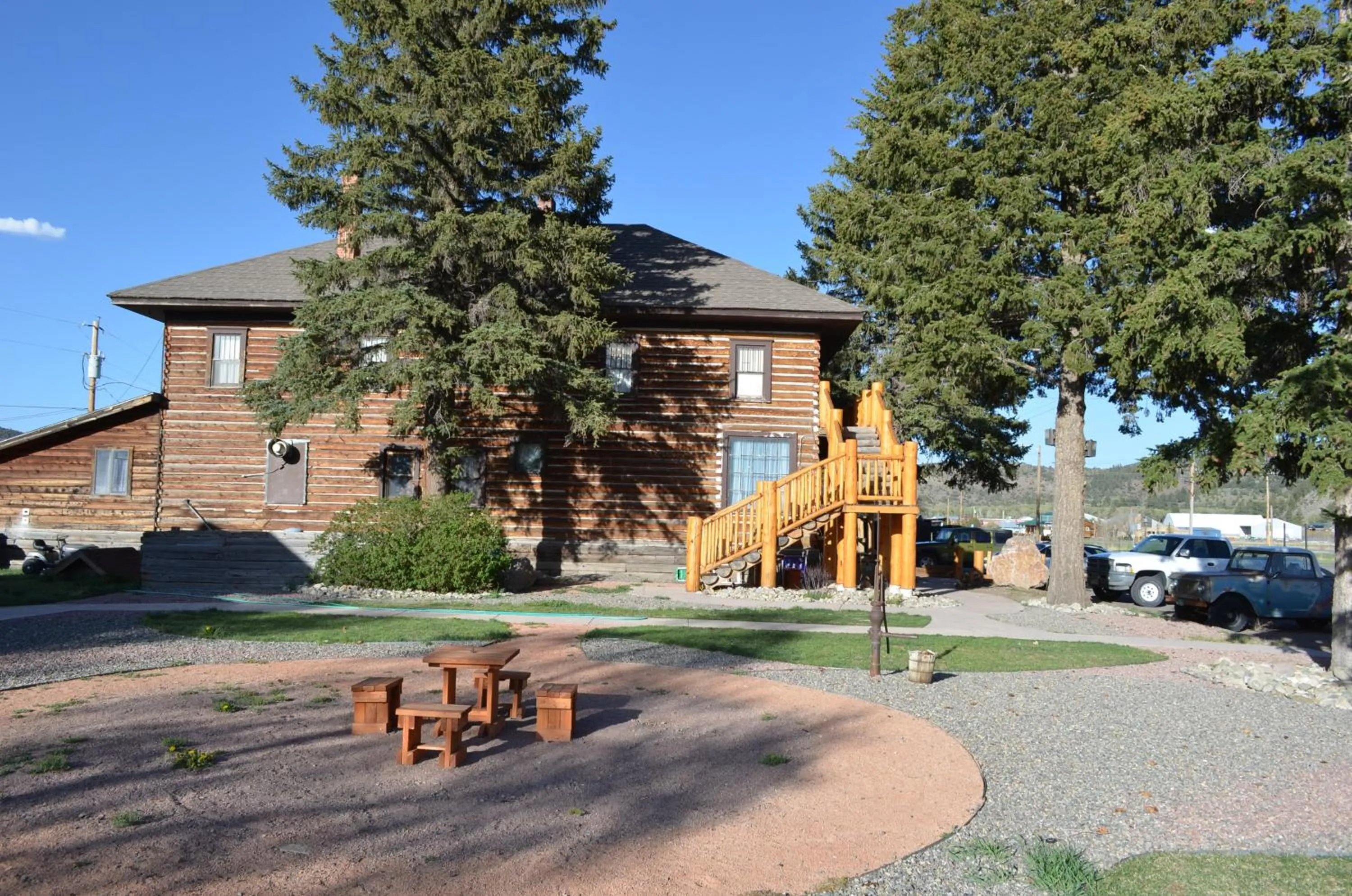 Facade/entrance in The Spruce Lodge