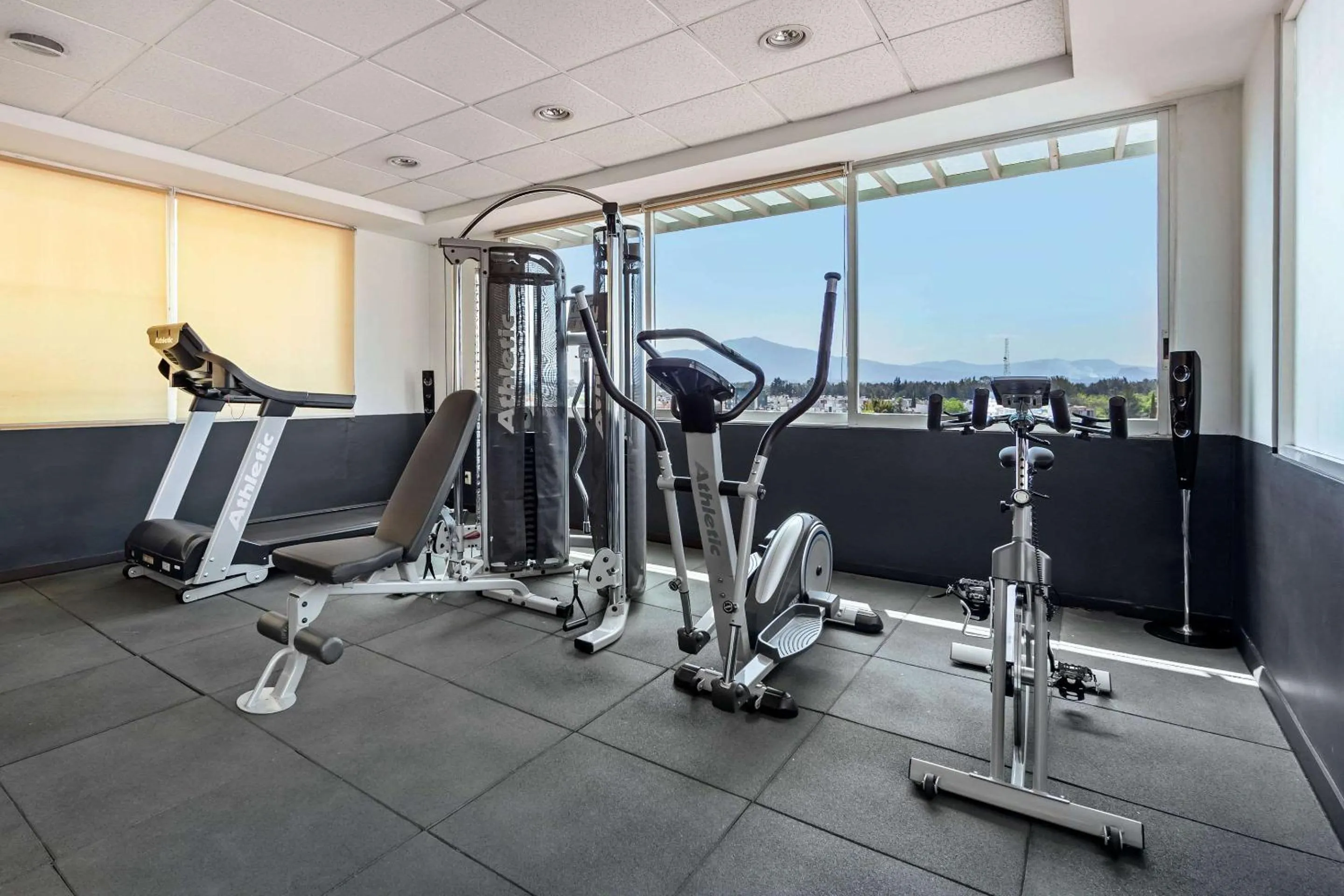 Fitness centre/facilities in Comfort Inn Morelia