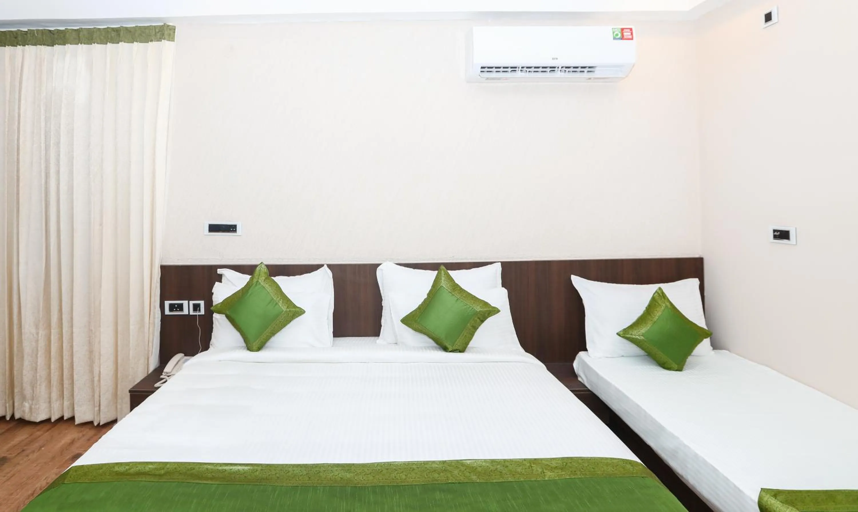 Bedroom, Bed in Treebo Durga Boji Grand, Gonikoppal Town