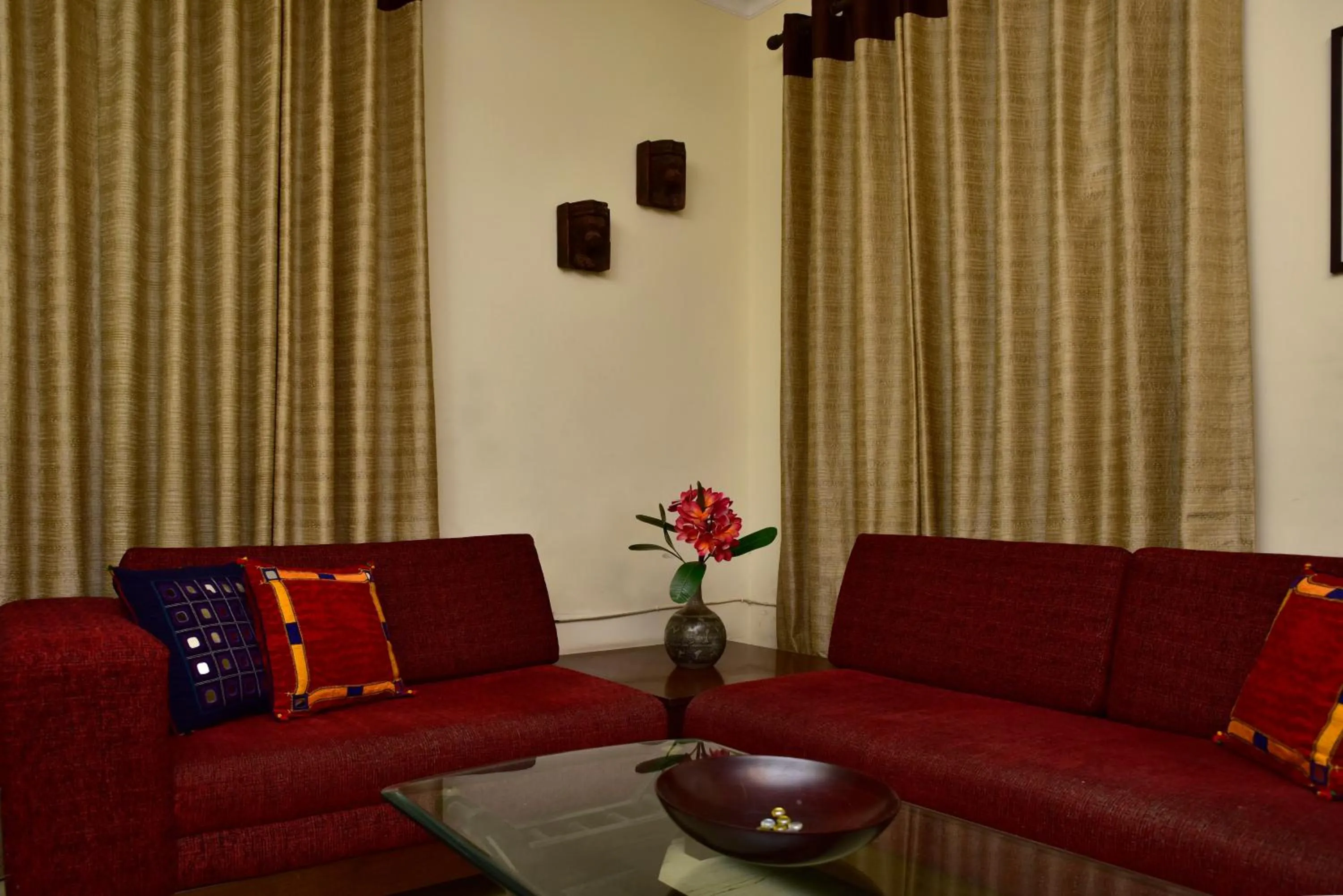 Living room in 2BHK Comfortable Furnished Serviced Apartments in Hauz Khas - Woodpecker Apartments
