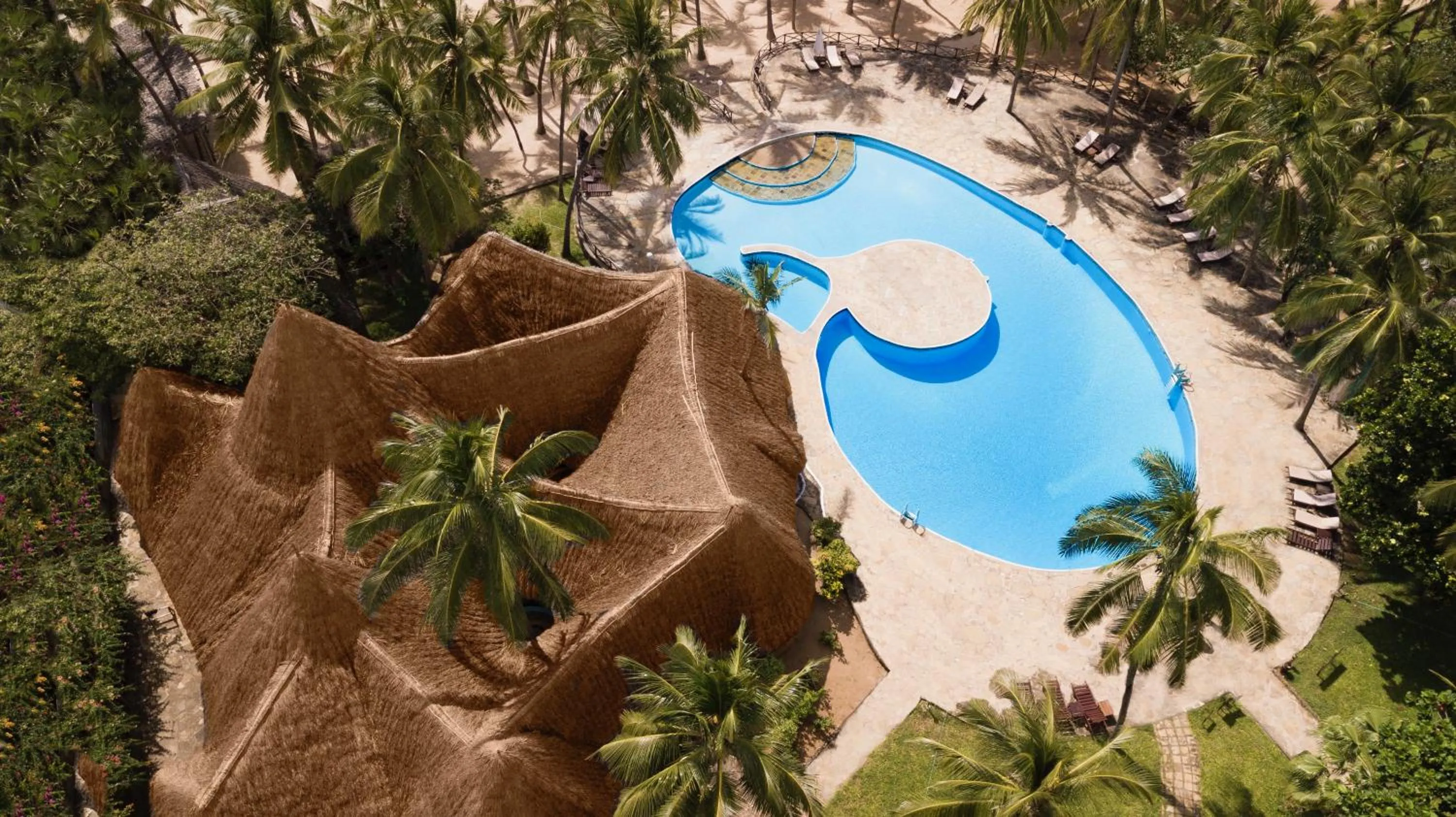 Swimming pool in Sandies Malindi Dream Garden