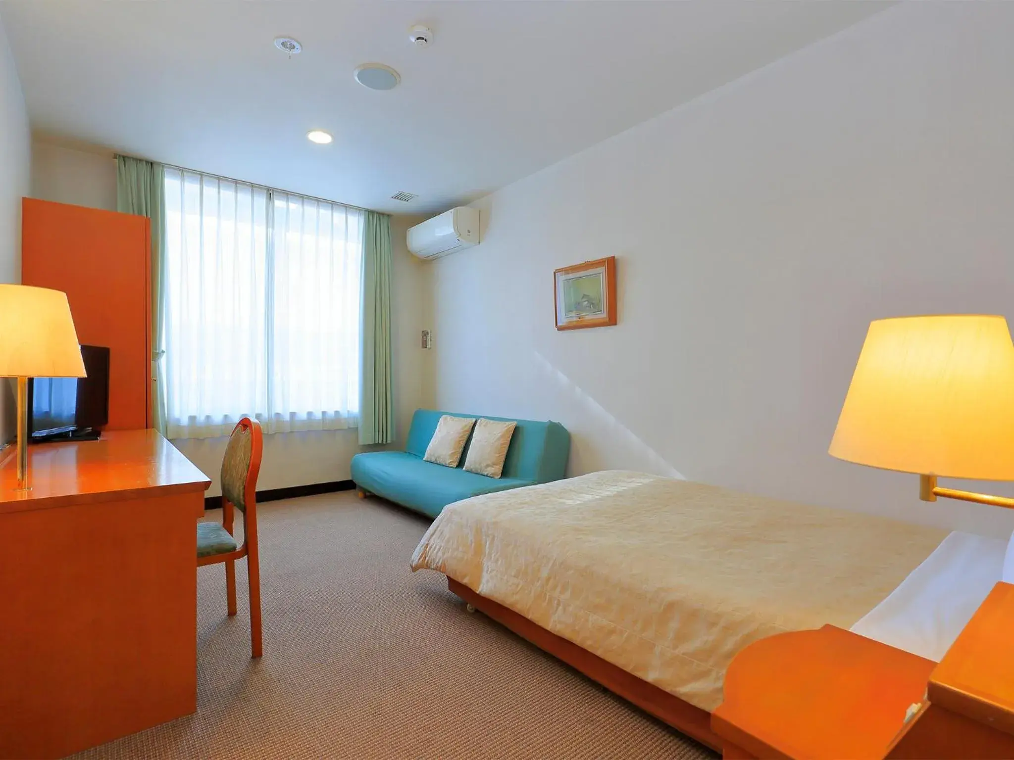 Double Room with Small Double Bed - single occupancy - Smoking in ESCALE-YOKOHAMA Double Room with Small Double Bed - single occupancy - Smoking in ESCALE-YOKOHAMA