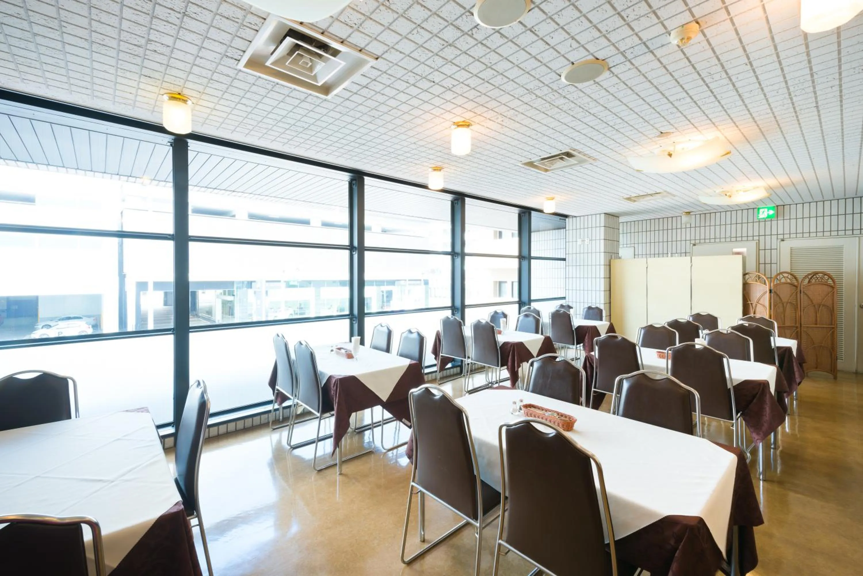 Restaurant/places to eat in ESCALE-YOKOHAMA