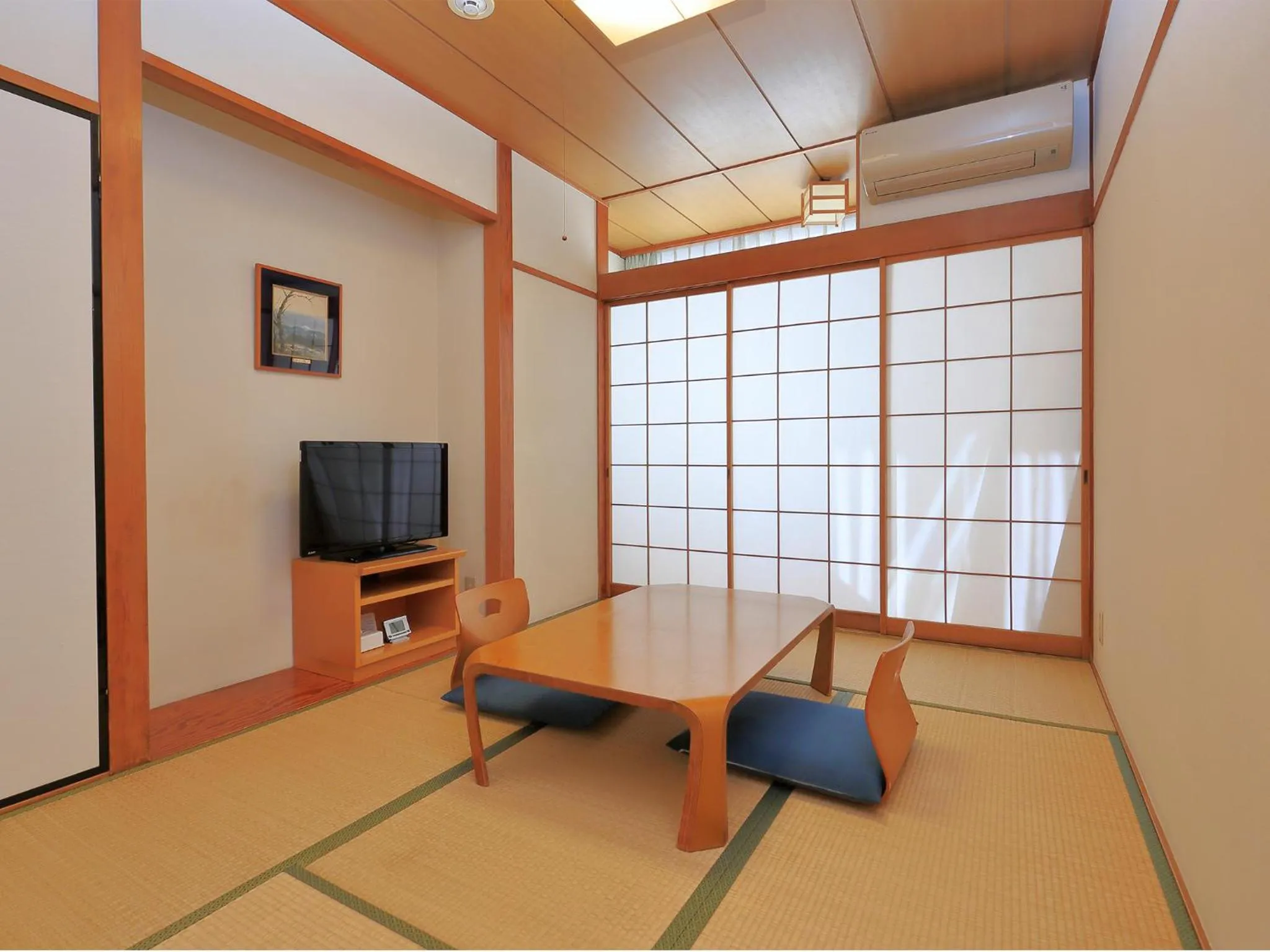 Photo of the whole room in ESCALE-YOKOHAMA