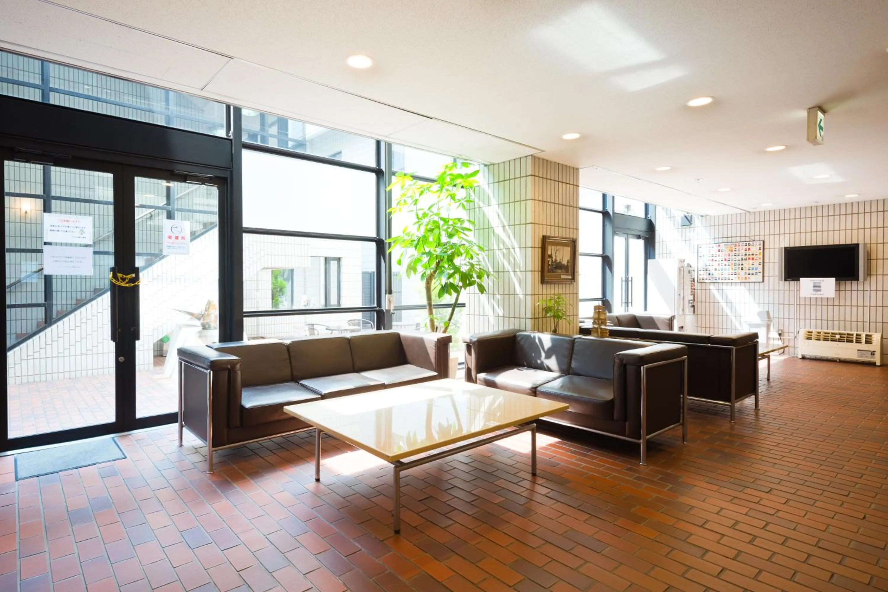 Communal lounge/ TV room in ESCALE-YOKOHAMA