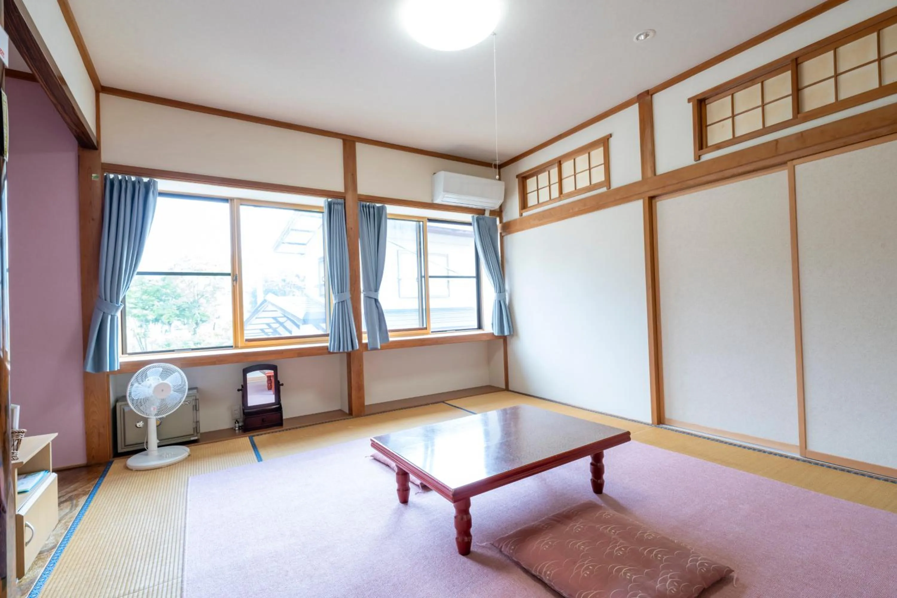 Photo of the whole room in Lodge Matsuya