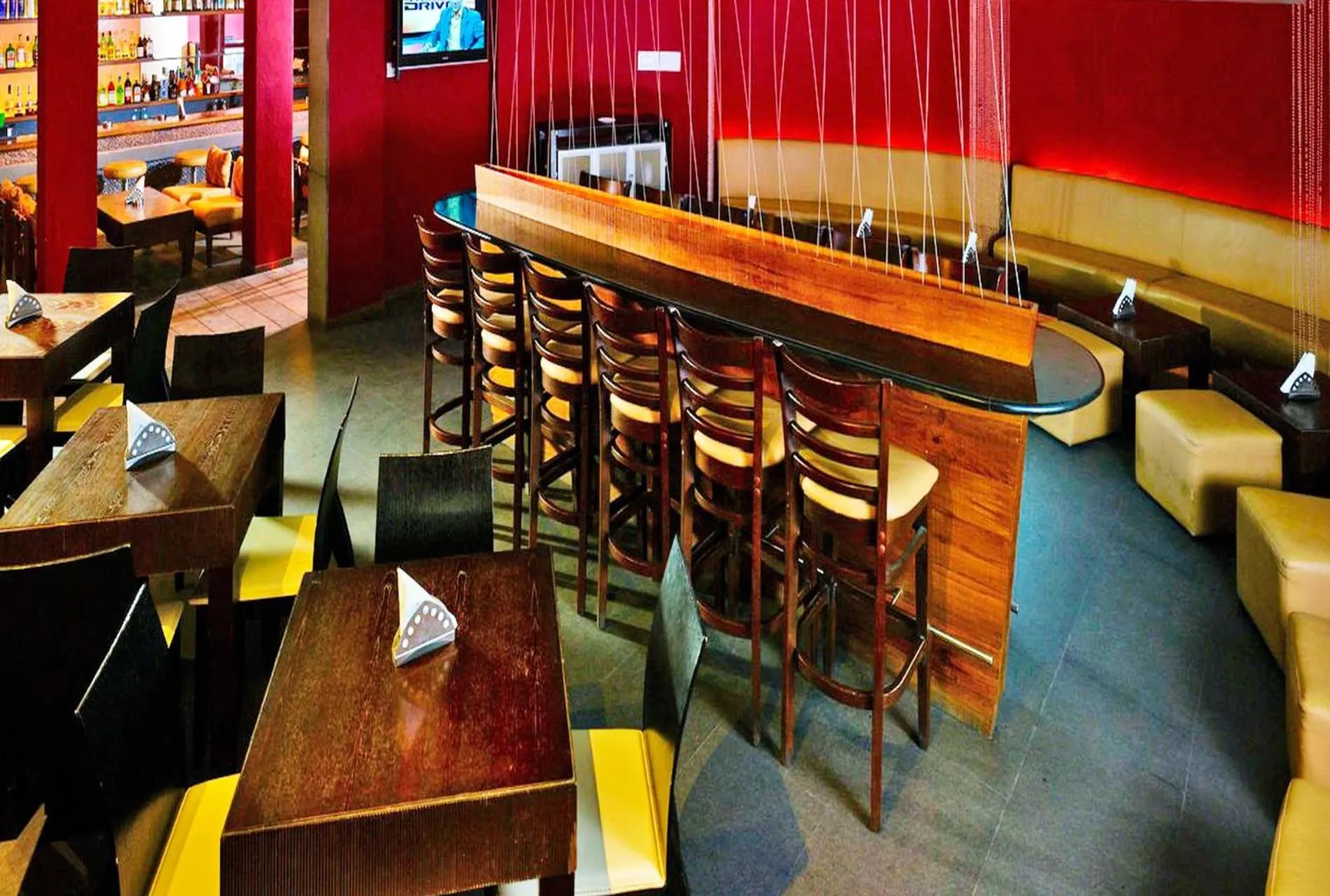 Restaurant/places to eat in Grand Hotel