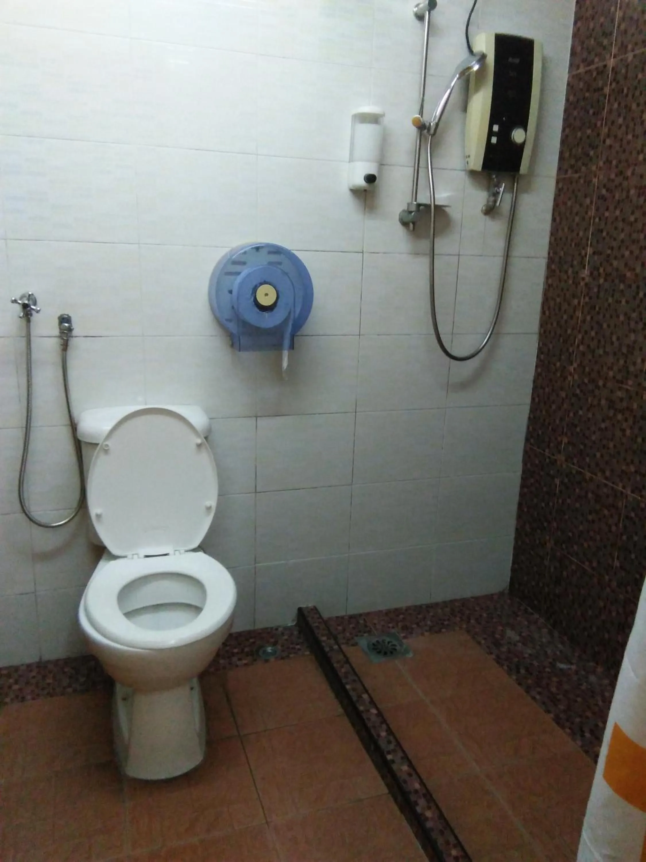 Toilet in Hotel Abby IGB Tasek