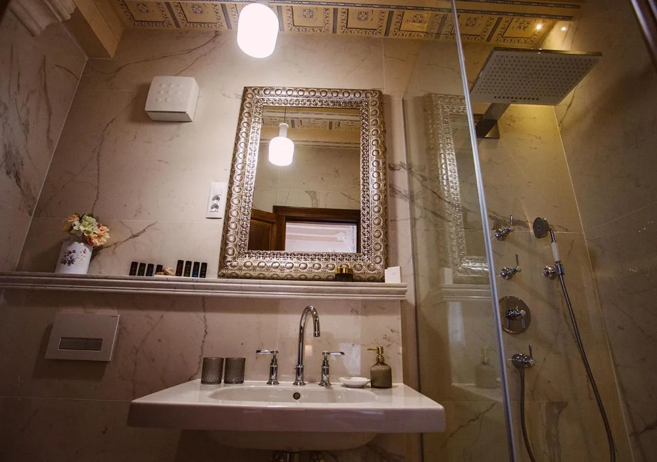 Bathroom in Heritage Hotel Cardo