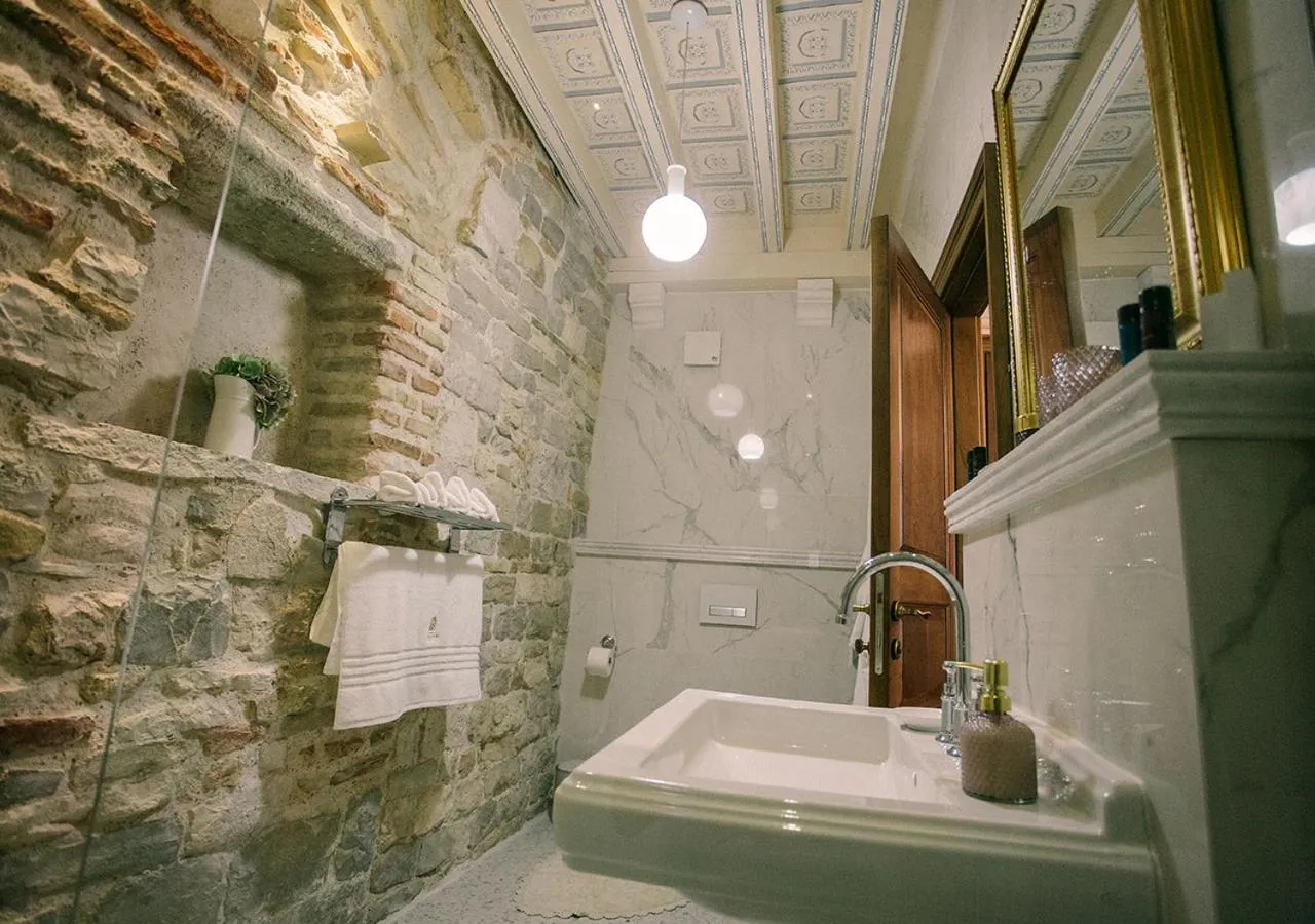 Bathroom in Heritage Hotel Cardo