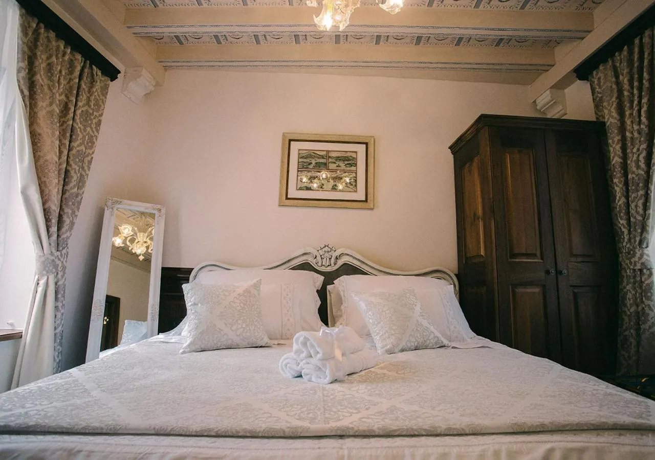 Bedroom, Bed in Heritage Hotel Cardo