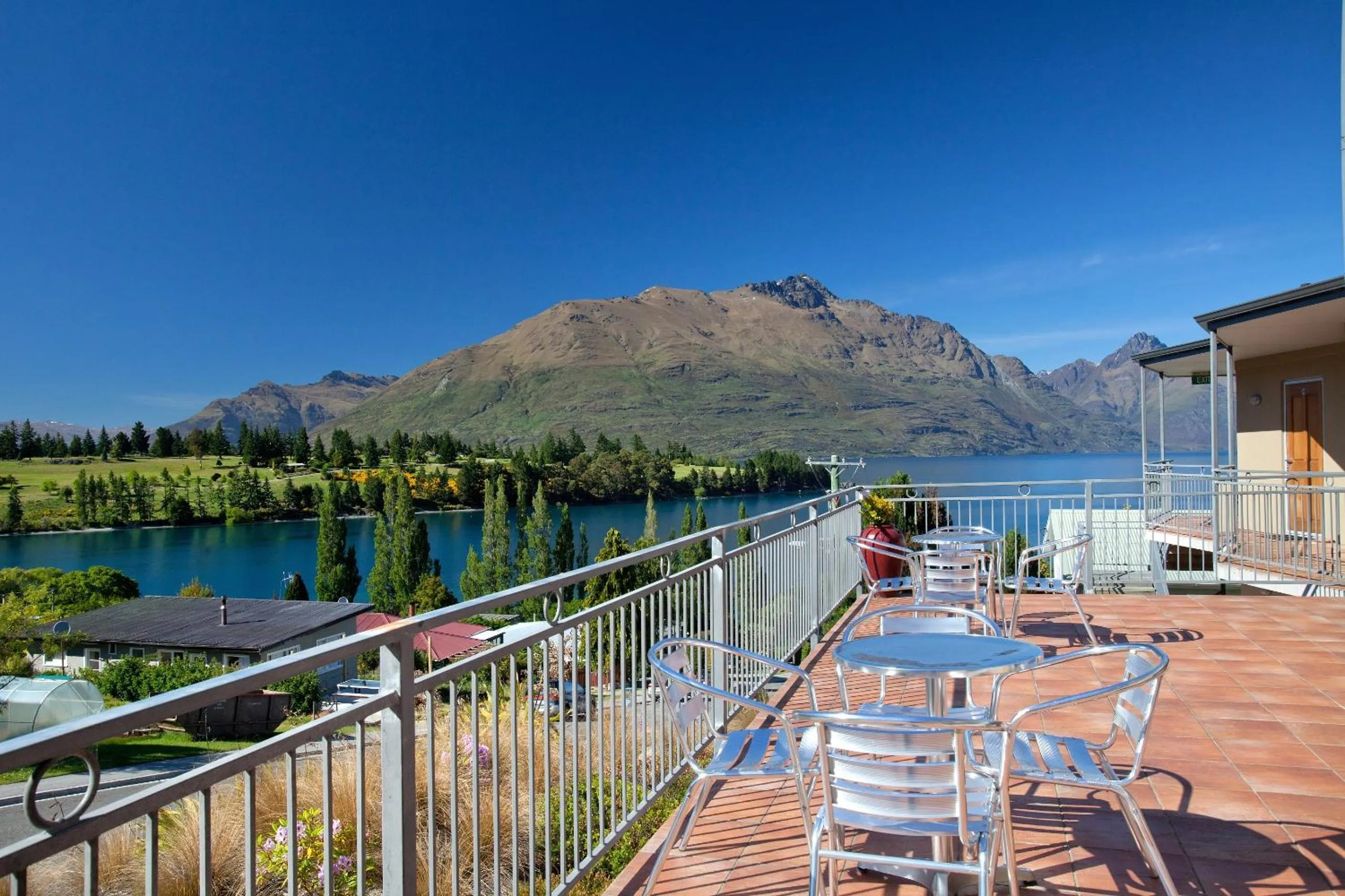 Patio in Alexis Motel & Apartments