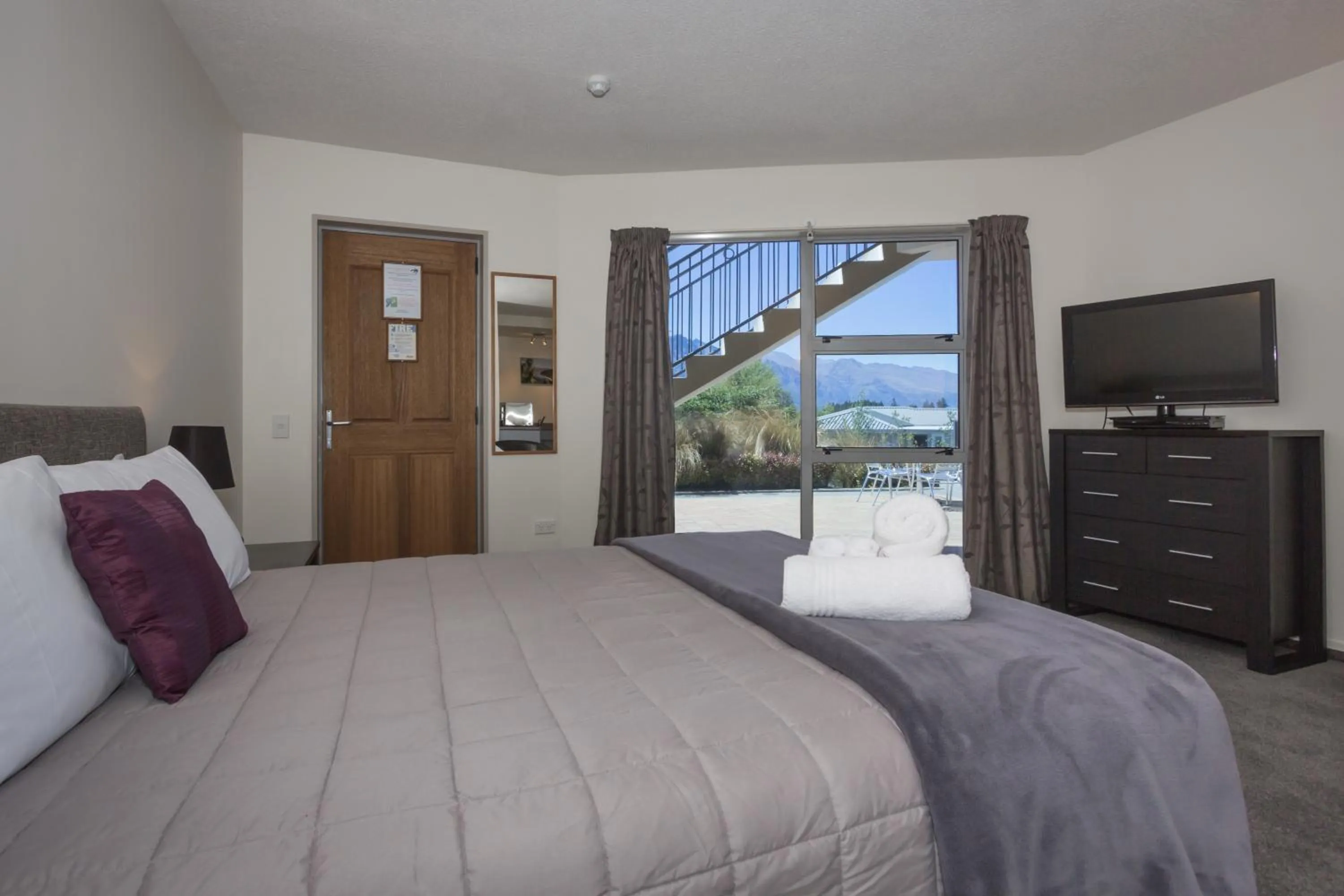 Bed in Alexis Motel & Apartments