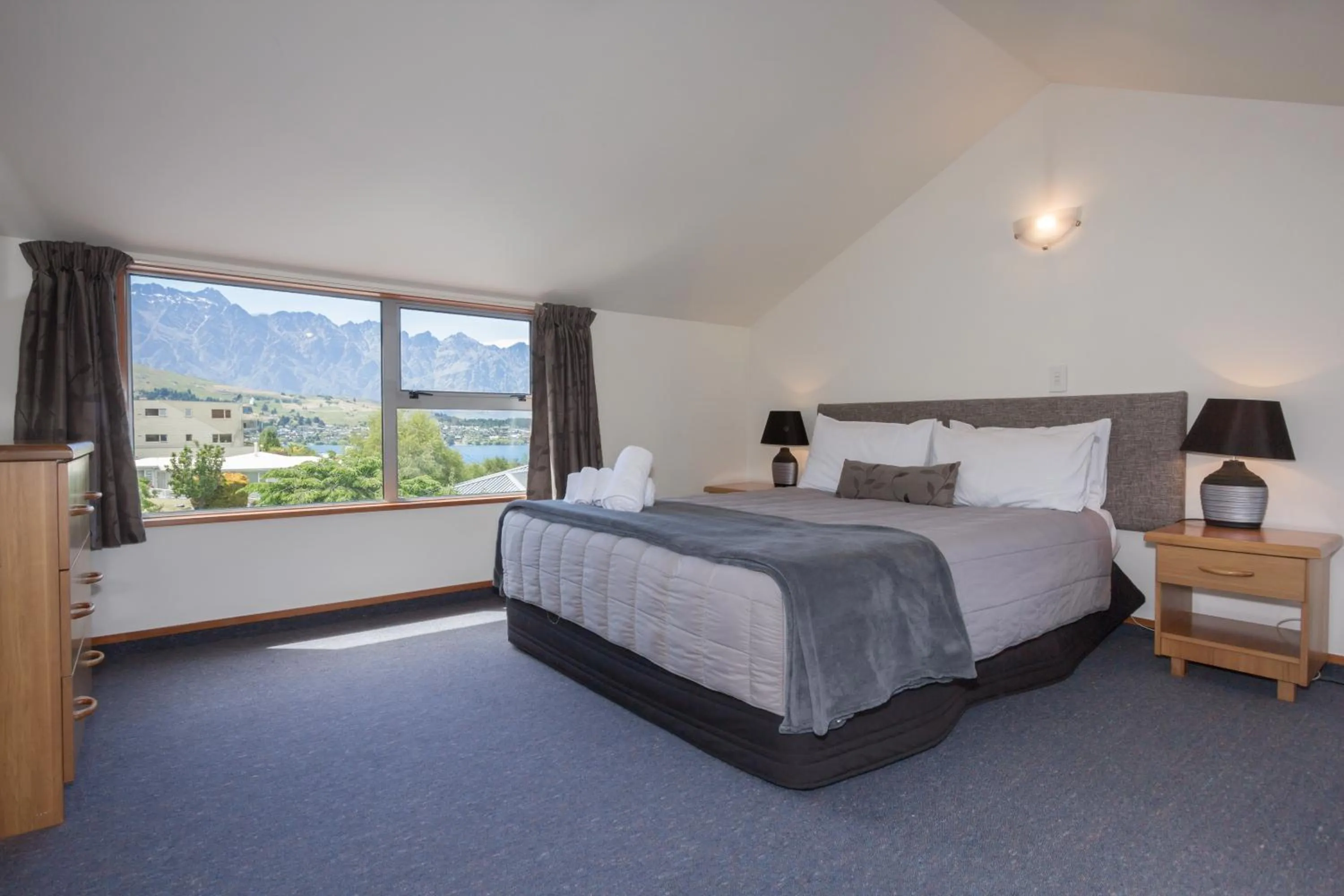 Bed in Alexis Motel & Apartments