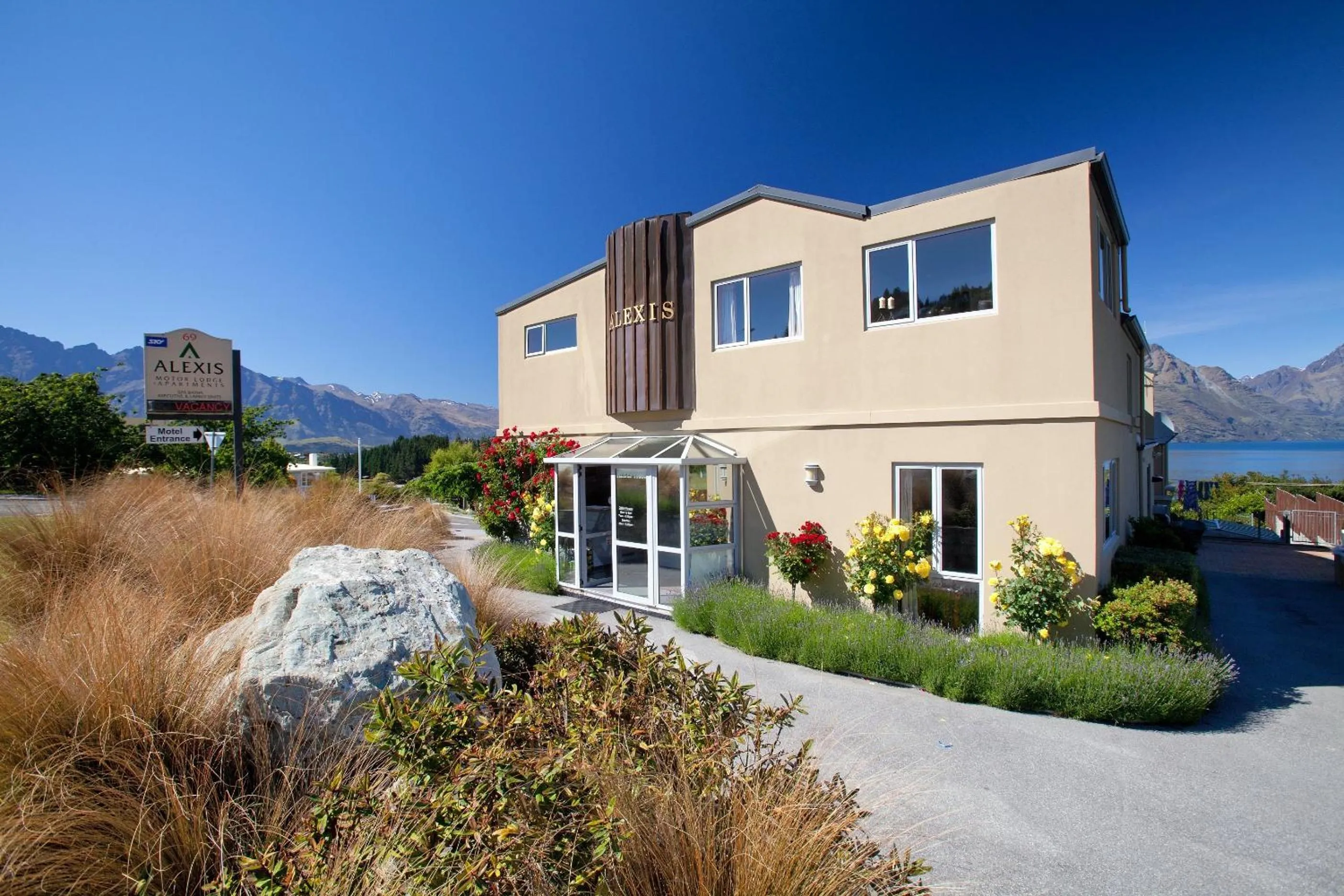Facade/entrance in Alexis Motel & Apartments