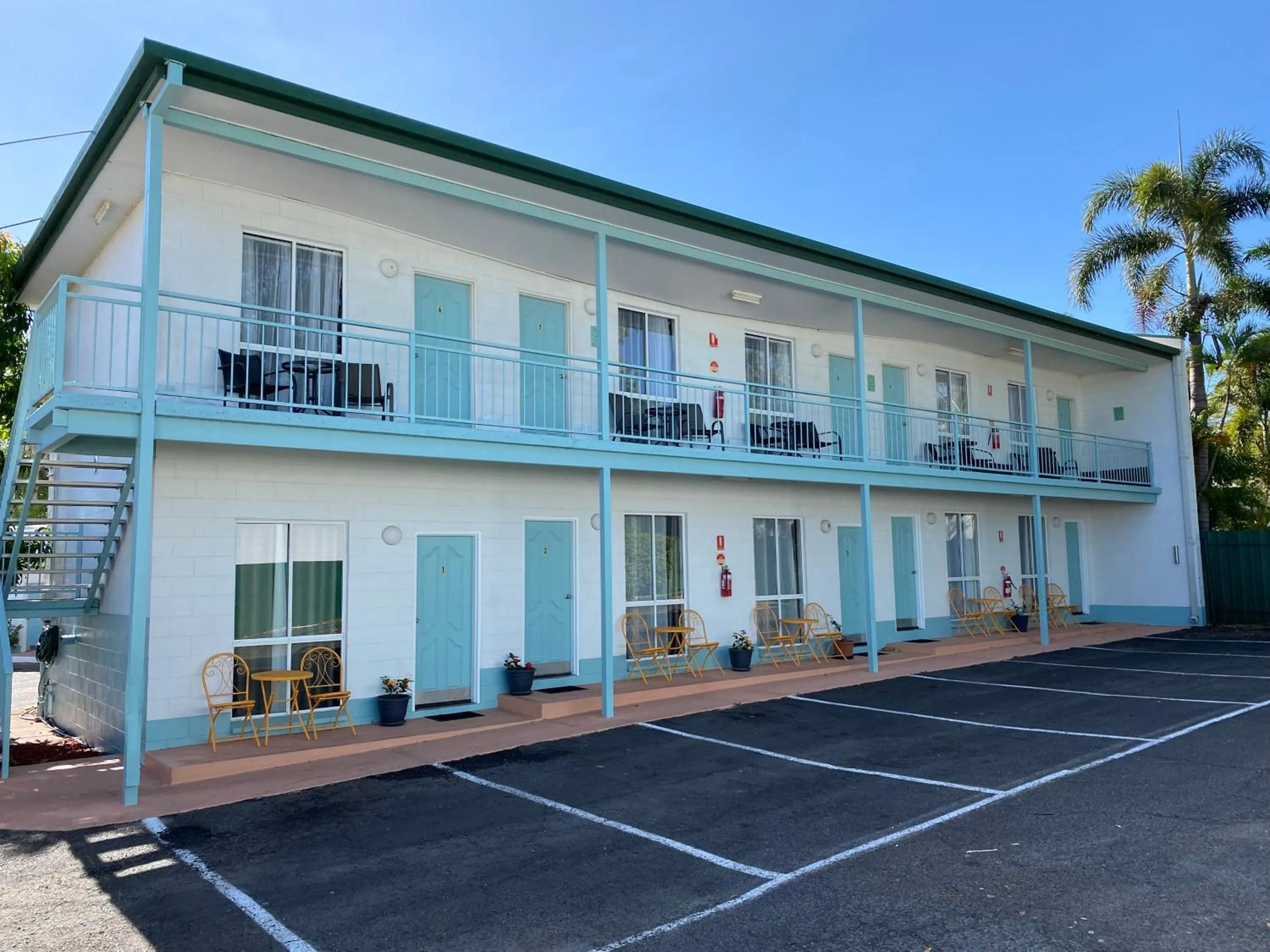 Property building in Central Point Motel