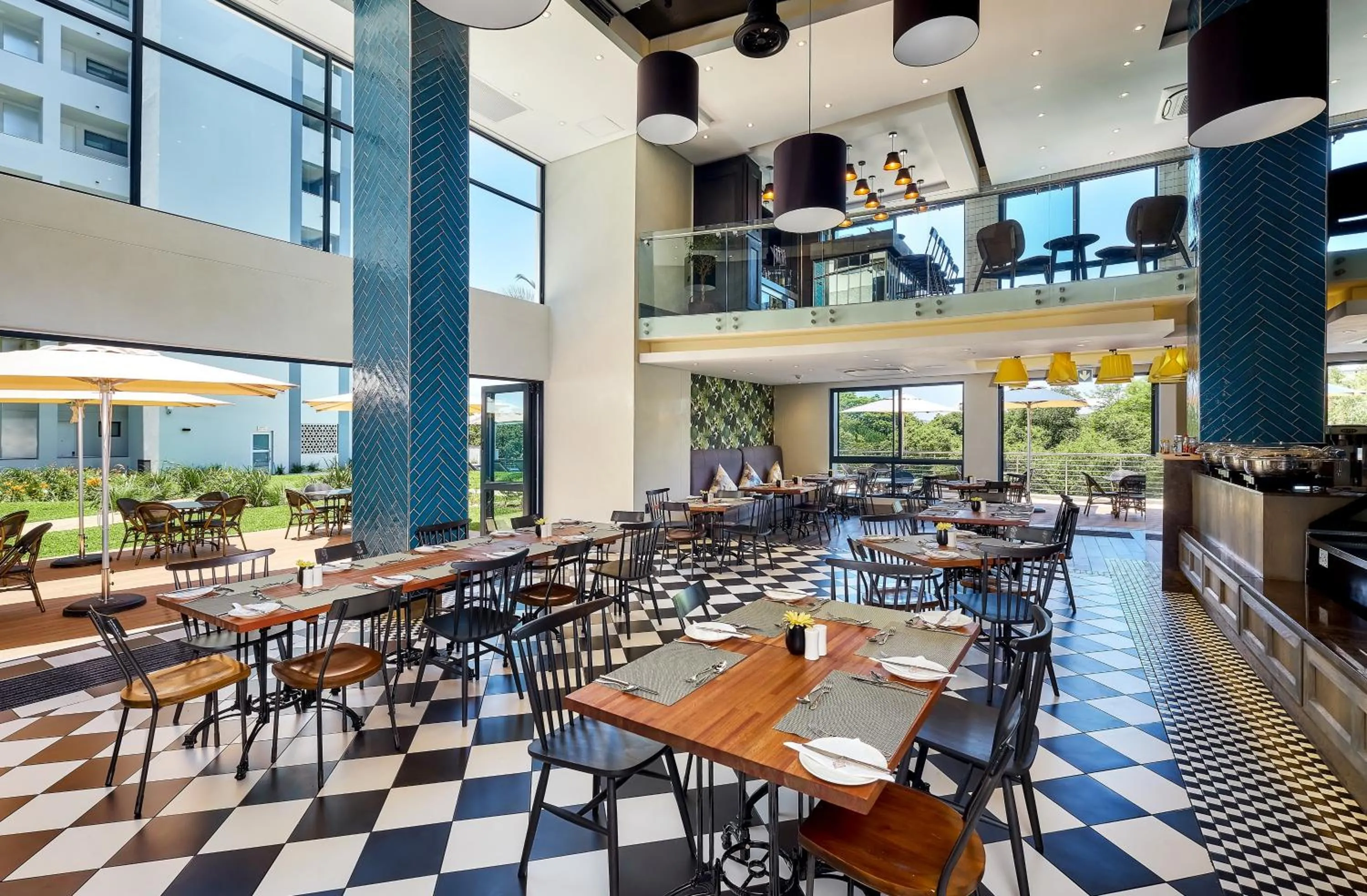 Restaurant/places to eat in The Regency Apartment Hotel Menlyn