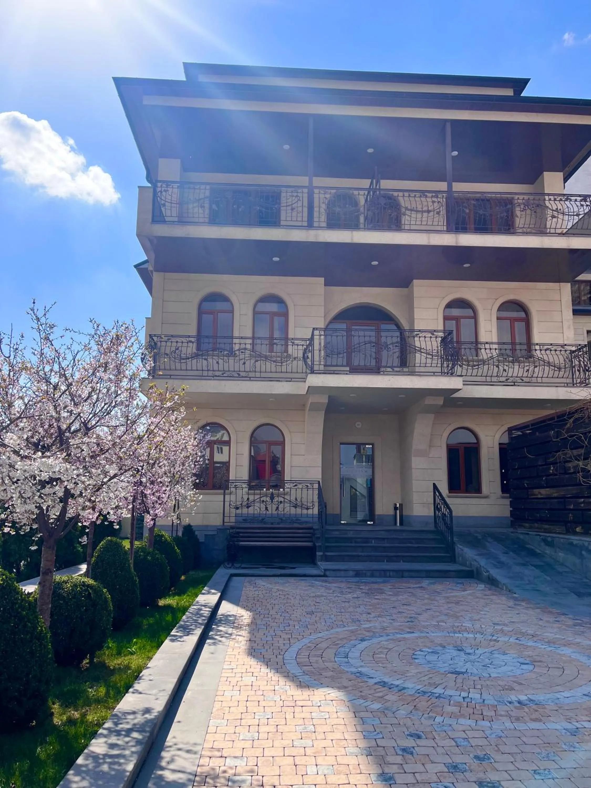 Property building in Bien hotel