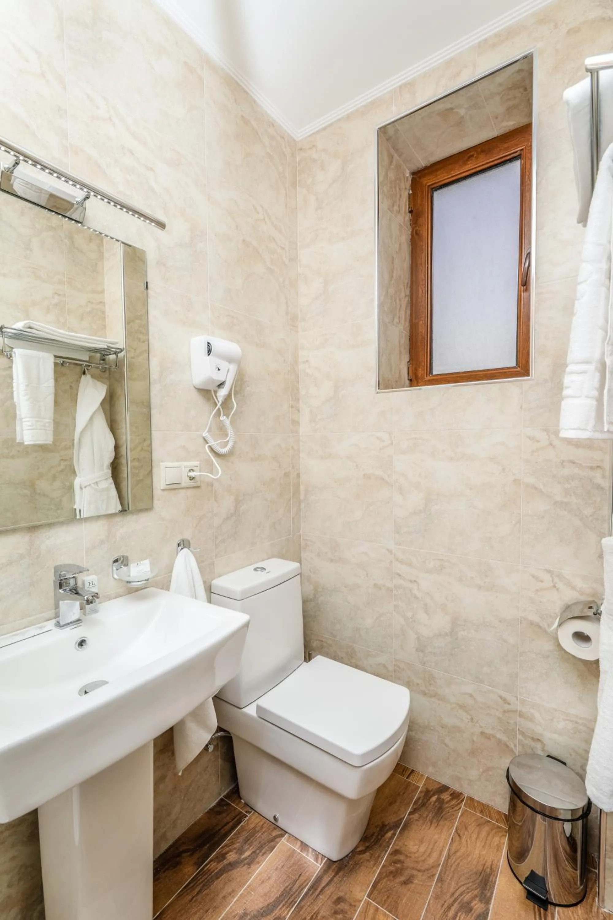 Toilet in Bien hotel