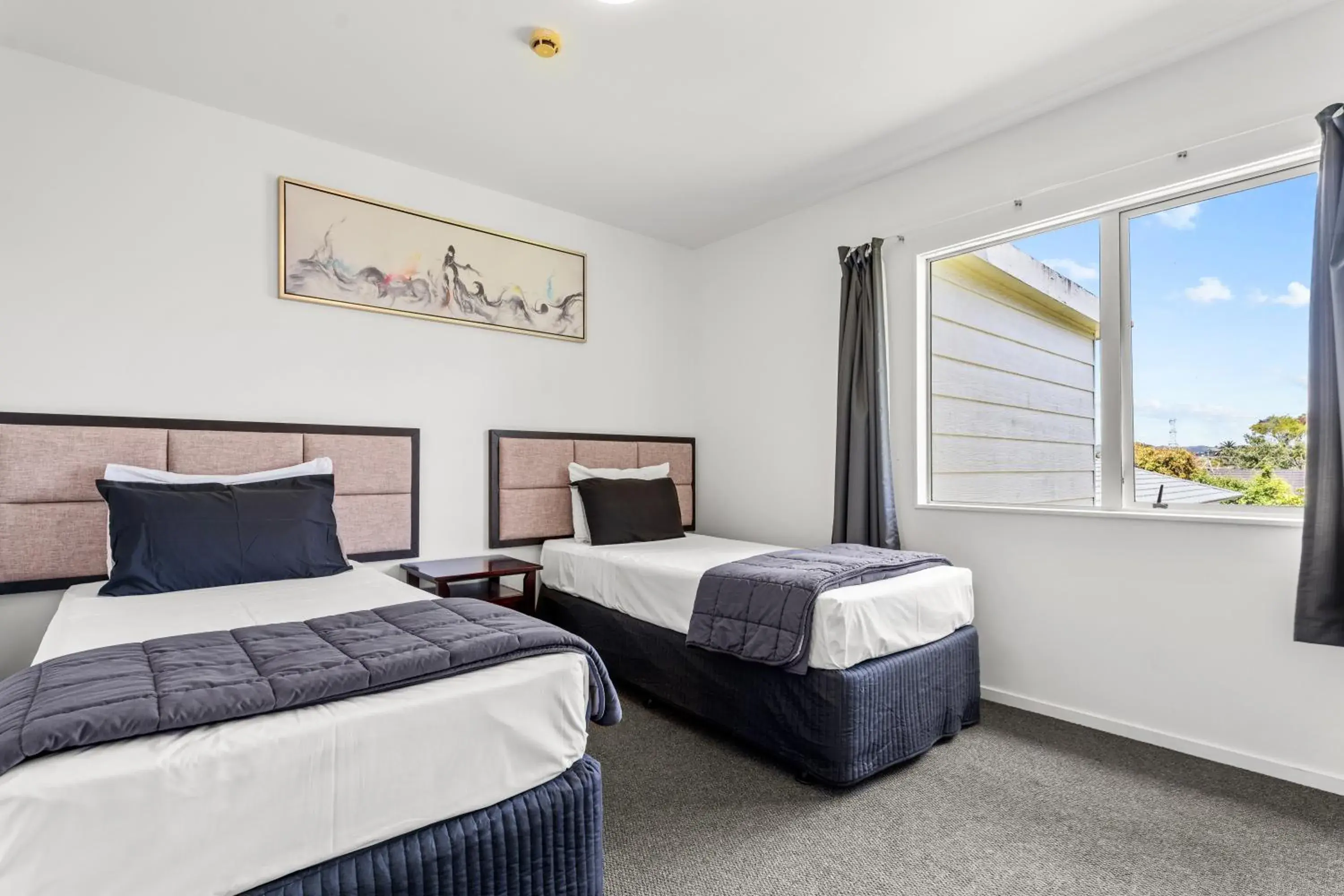 Two-Bedroom Apartment in Avondale Motor Inn Two-Bedroom Apartment in Avondale Motor Inn