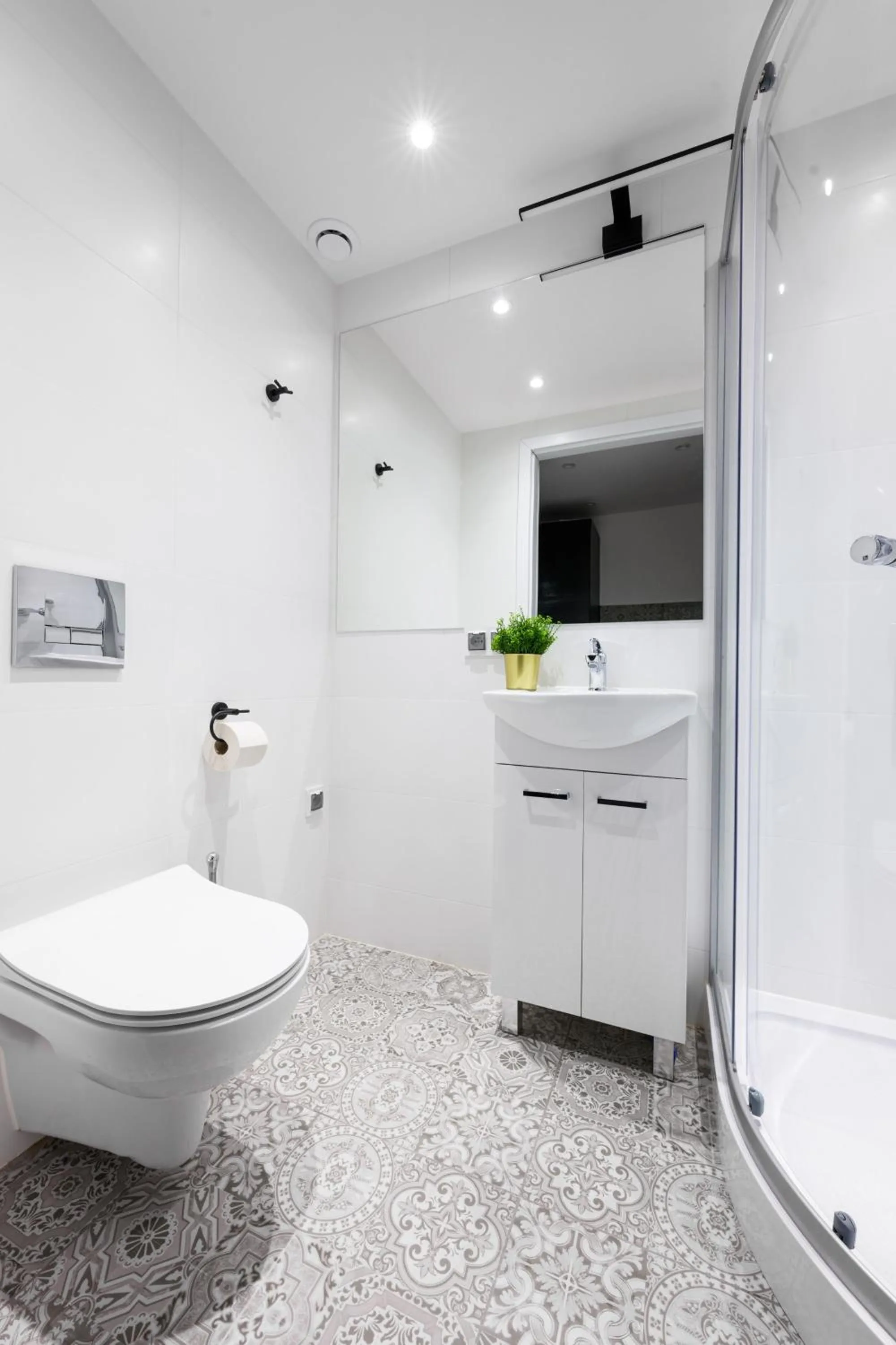 Bathroom in DIETLA 99 APARTMENTS - IDEAL LOCATION - in the heart of Krakow