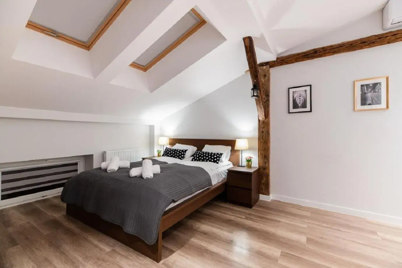 Superior Apartment in DIETLA 99 APARTMENTS - IDEAL LOCATION - in the heart of Krakow Superior Apartment in DIETLA 99 APARTMENTS - IDEAL LOCATION - in the heart of Krakow