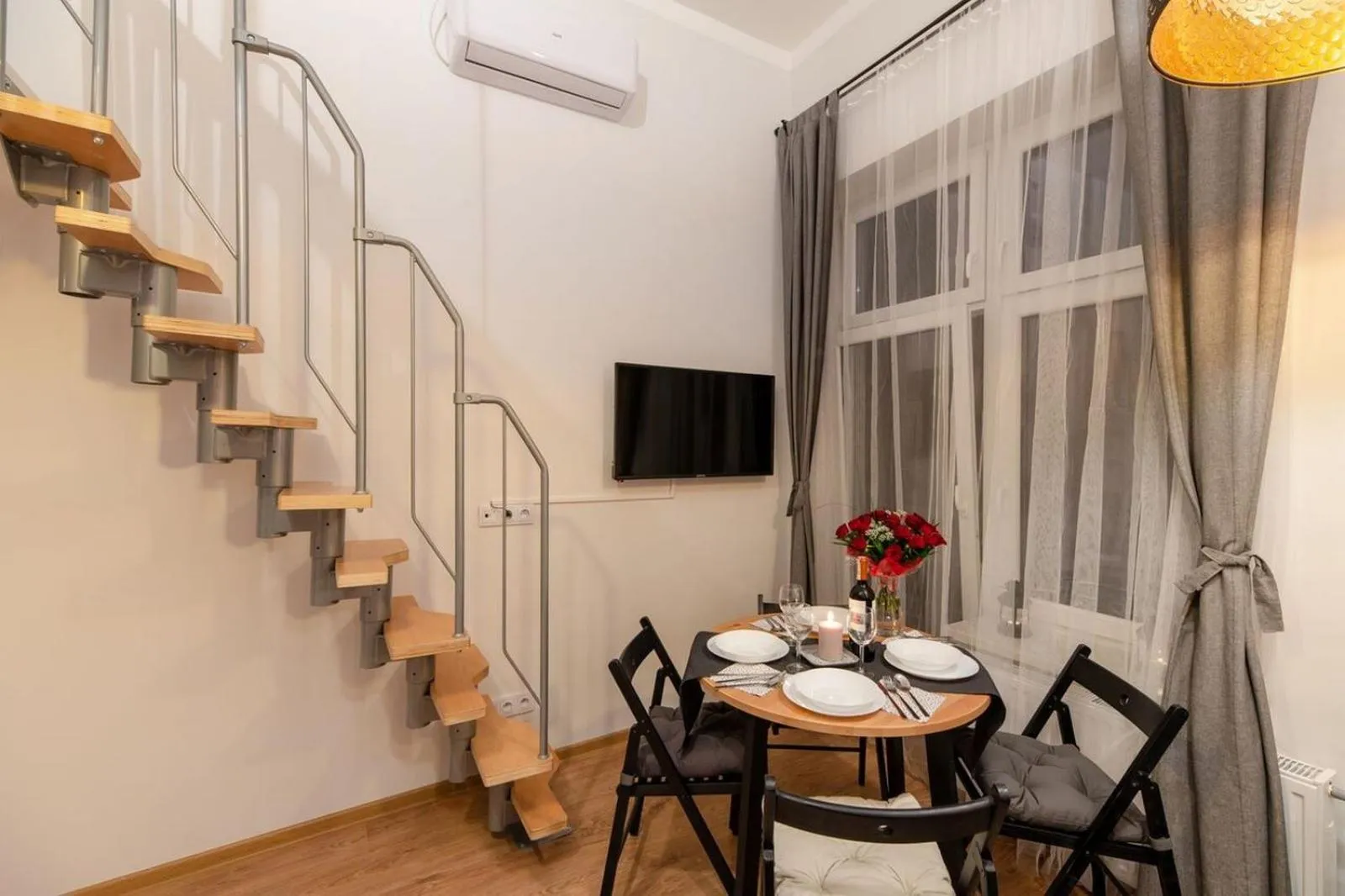 Photo of the whole room in DIETLA 99 APARTMENTS - IDEAL LOCATION - in the heart of Krakow