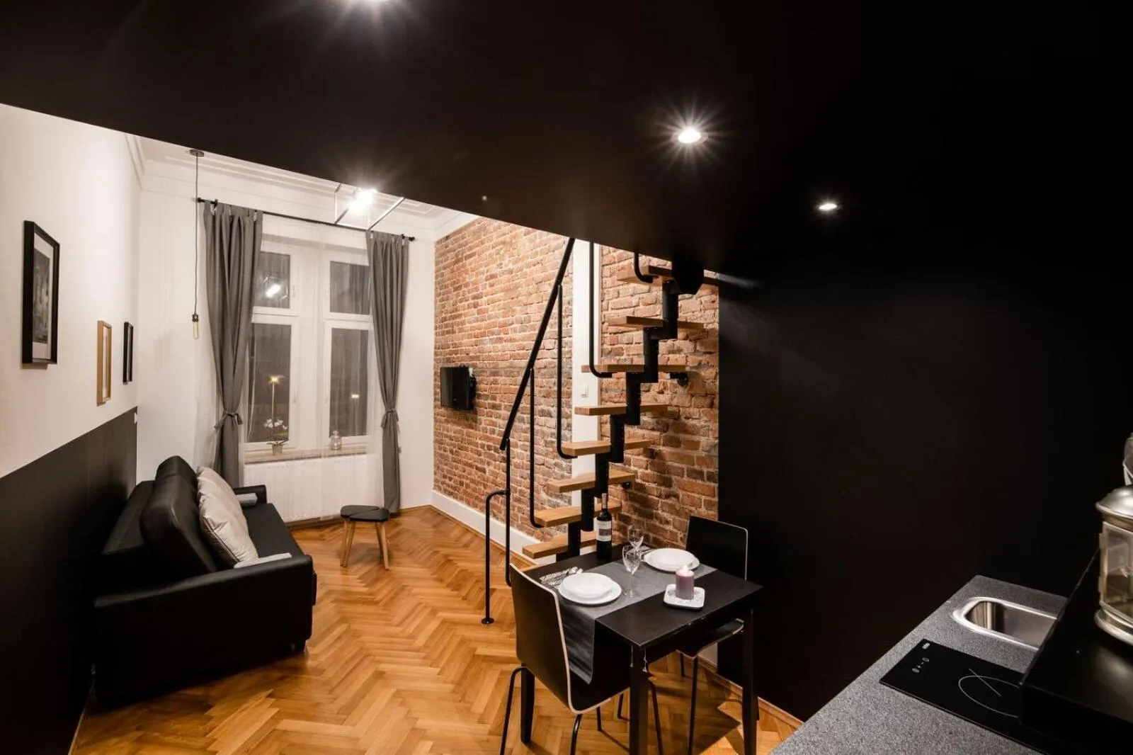 Seating area in DIETLA 99 APARTMENTS - IDEAL LOCATION - in the heart of Krakow