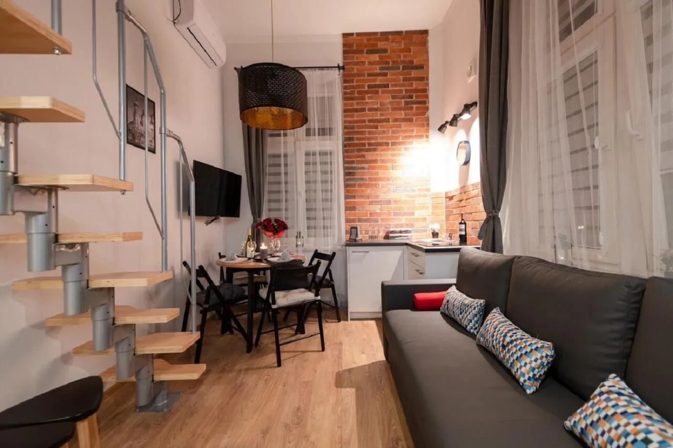 Photo of the whole room in DIETLA 99 APARTMENTS - IDEAL LOCATION - in the heart of Krakow