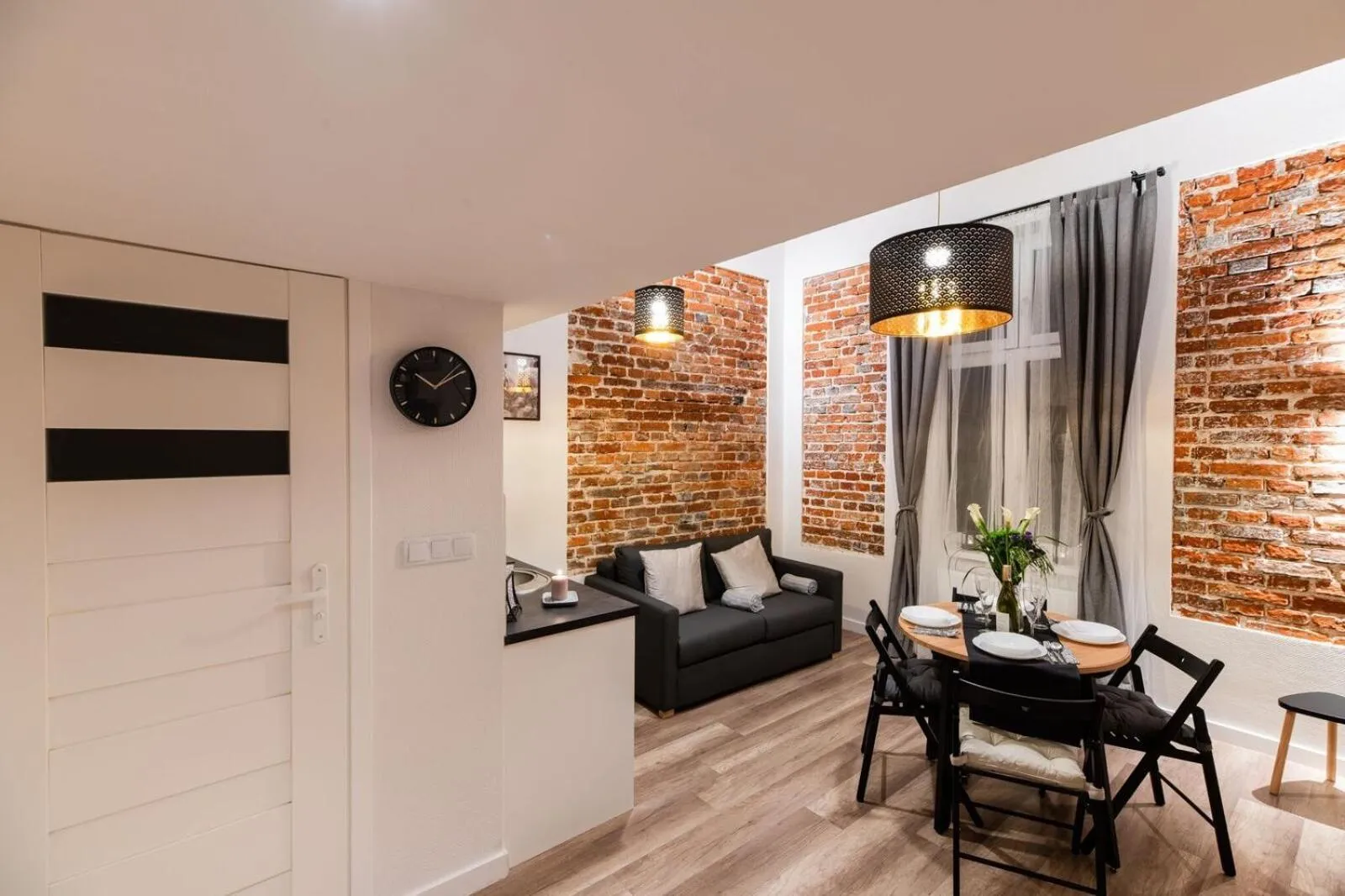 Photo of the whole room in DIETLA 99 APARTMENTS - IDEAL LOCATION - in the heart of Krakow