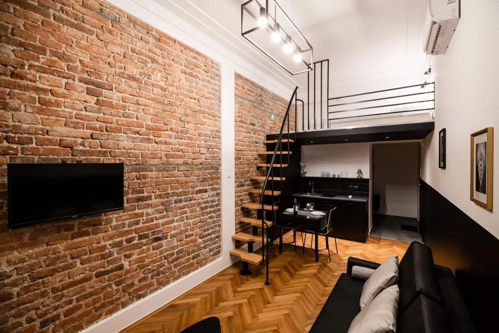 Seating area in DIETLA 99 APARTMENTS - IDEAL LOCATION - in the heart of Krakow