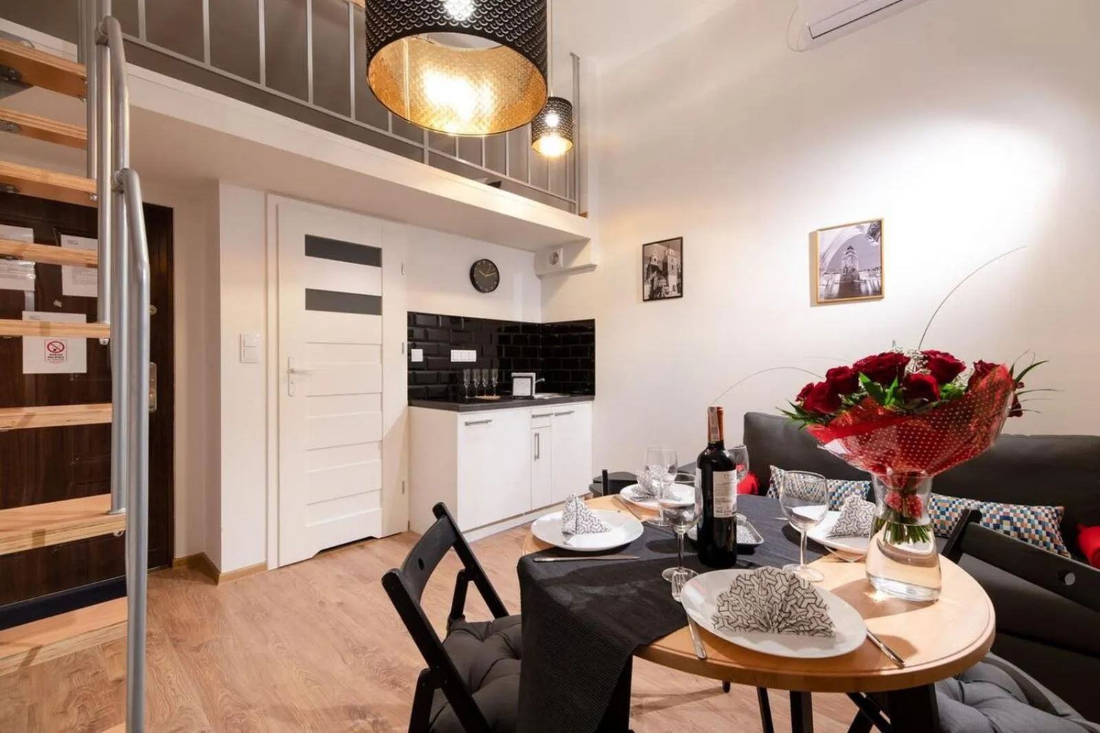 Photo of the whole room in DIETLA 99 APARTMENTS - IDEAL LOCATION - in the heart of Krakow