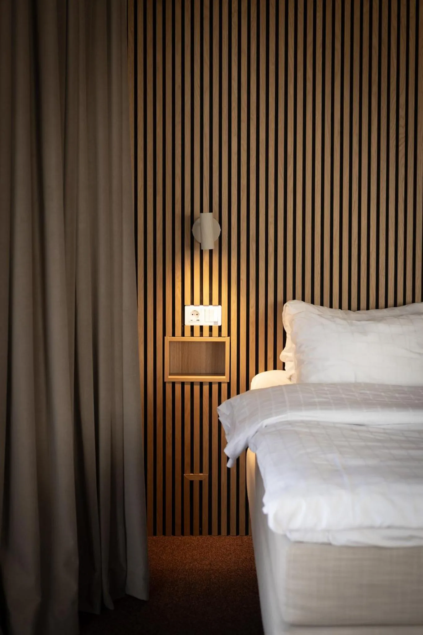 Property building, Bed in Medlefors Hotell & Konferens