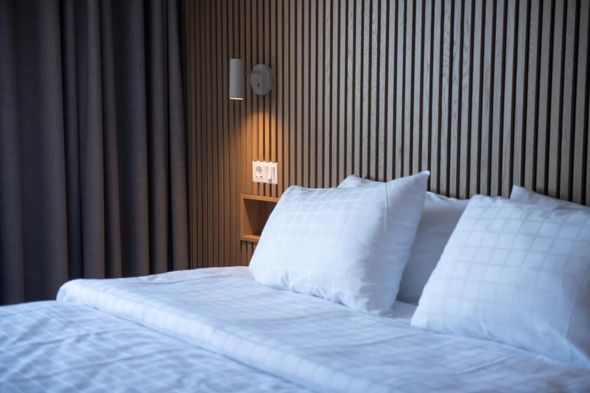 Property building, Bed in Medlefors Hotell & Konferens