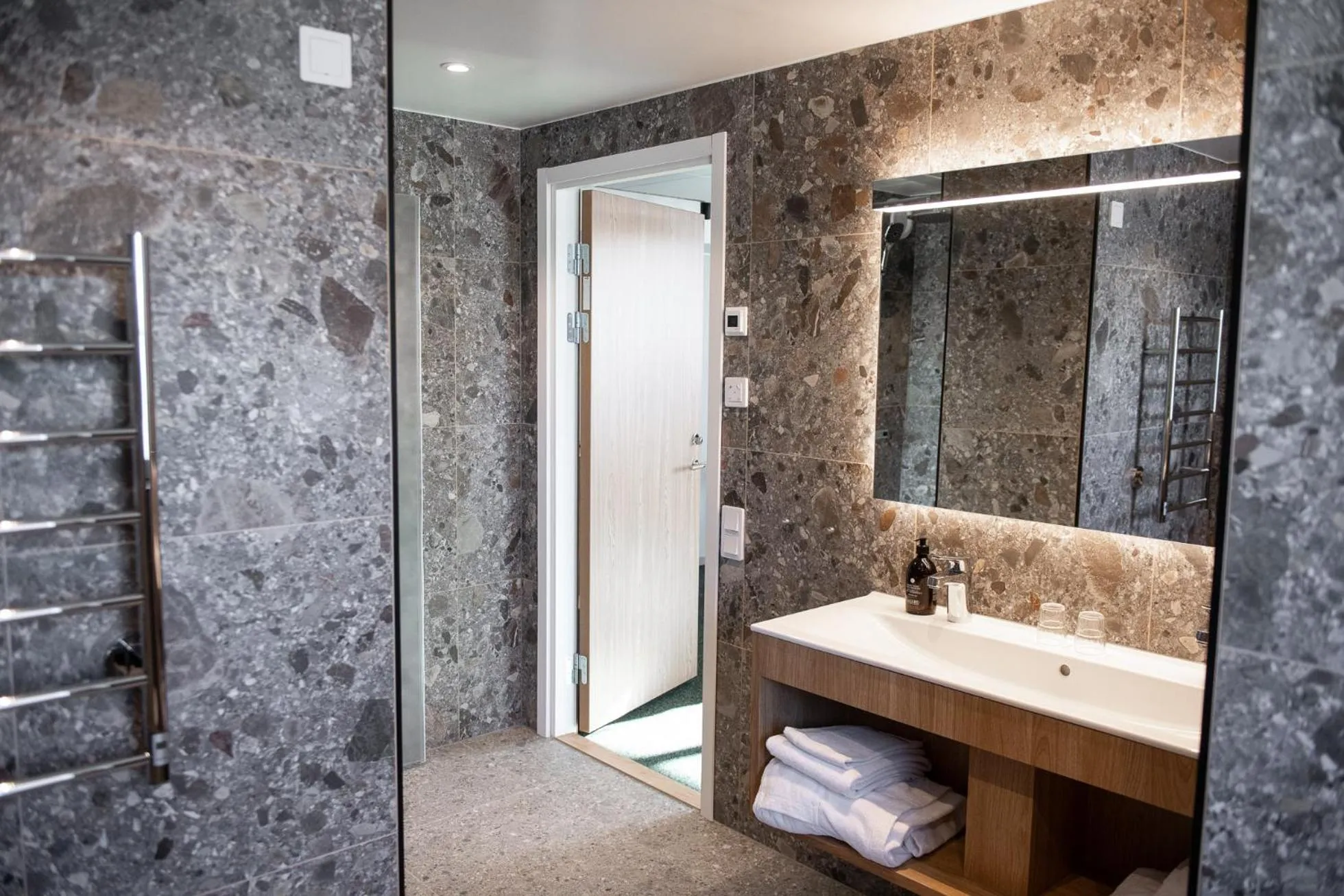 Shower in Medlefors Hotell & Konferens