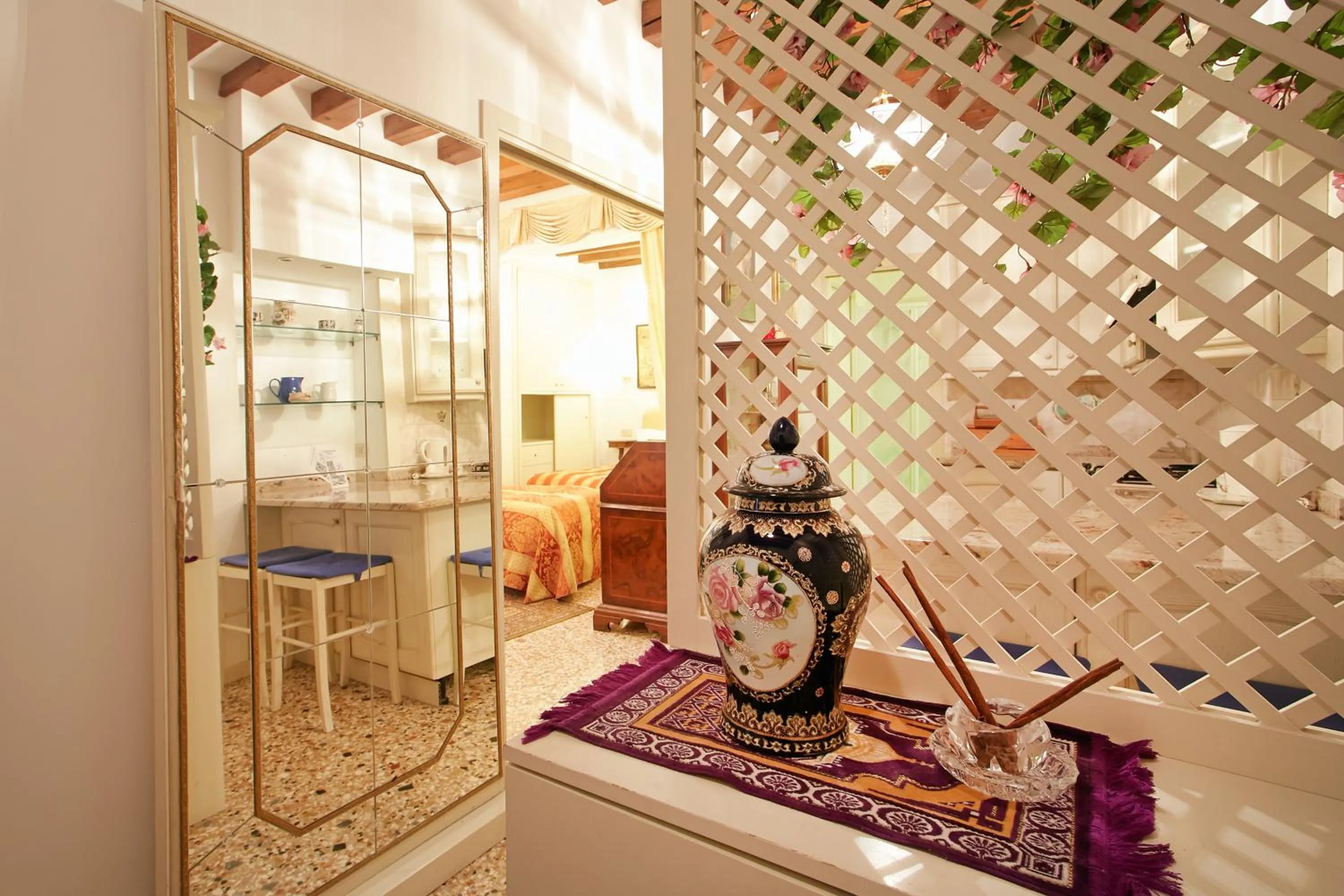 Bed in San Luca Flats