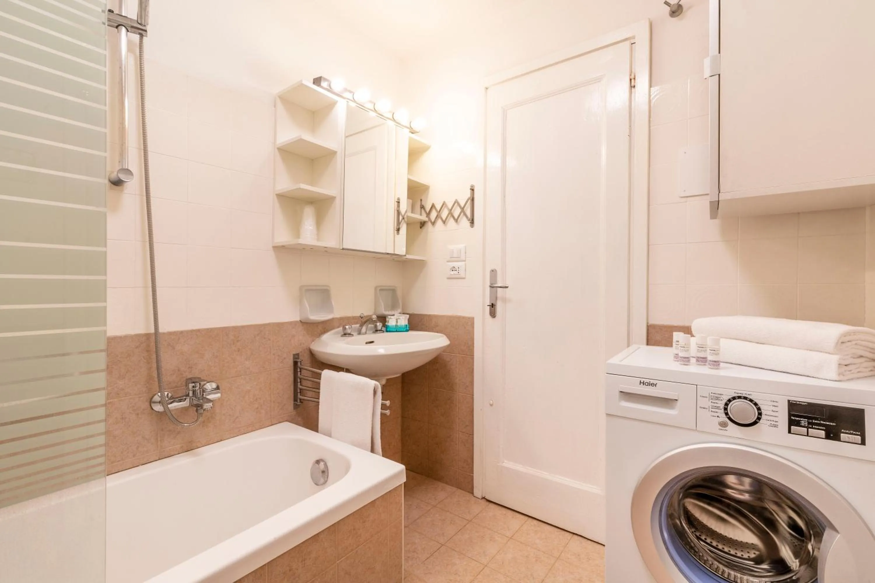 Bathroom in San Luca Flats