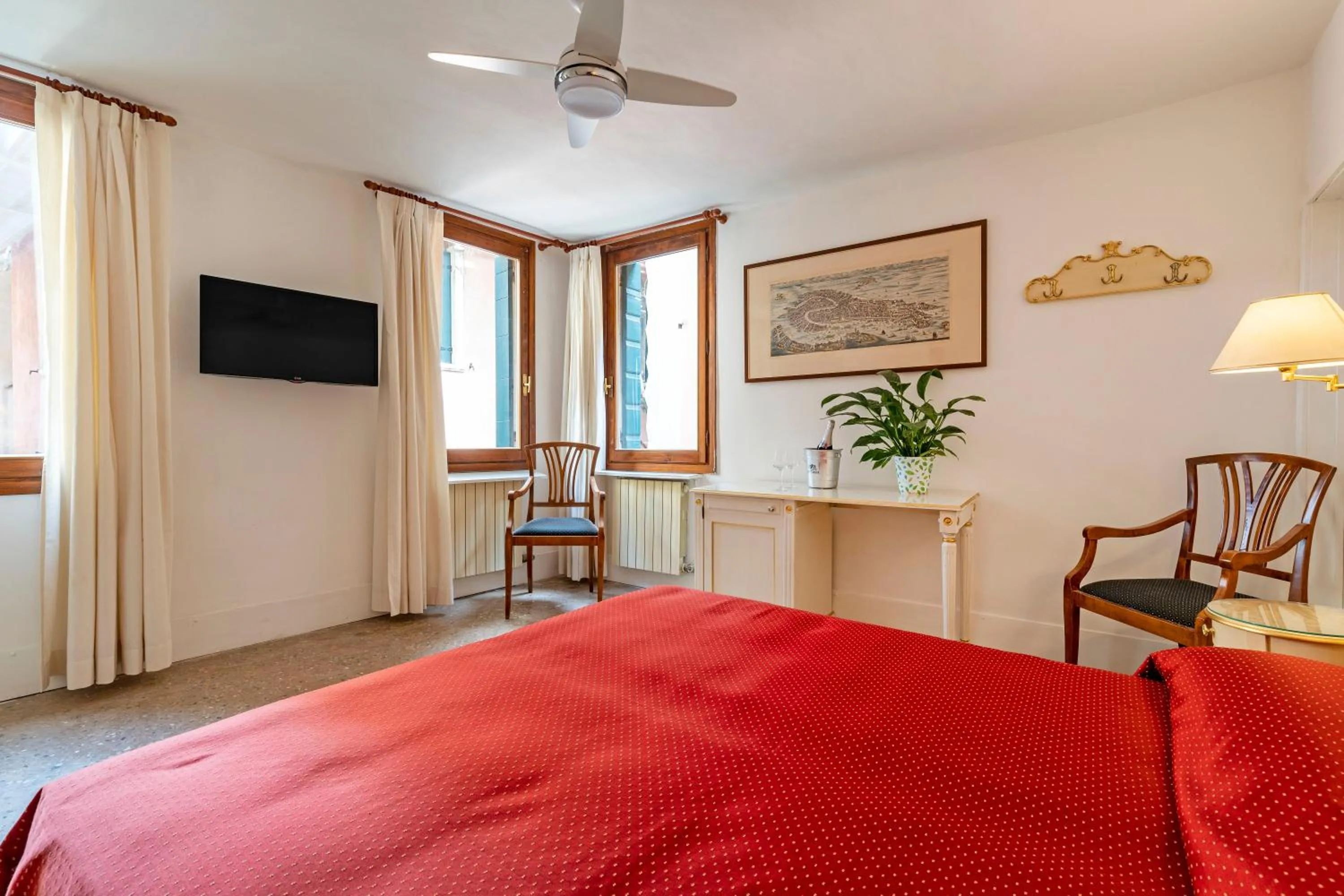 Bed in San Luca Flats