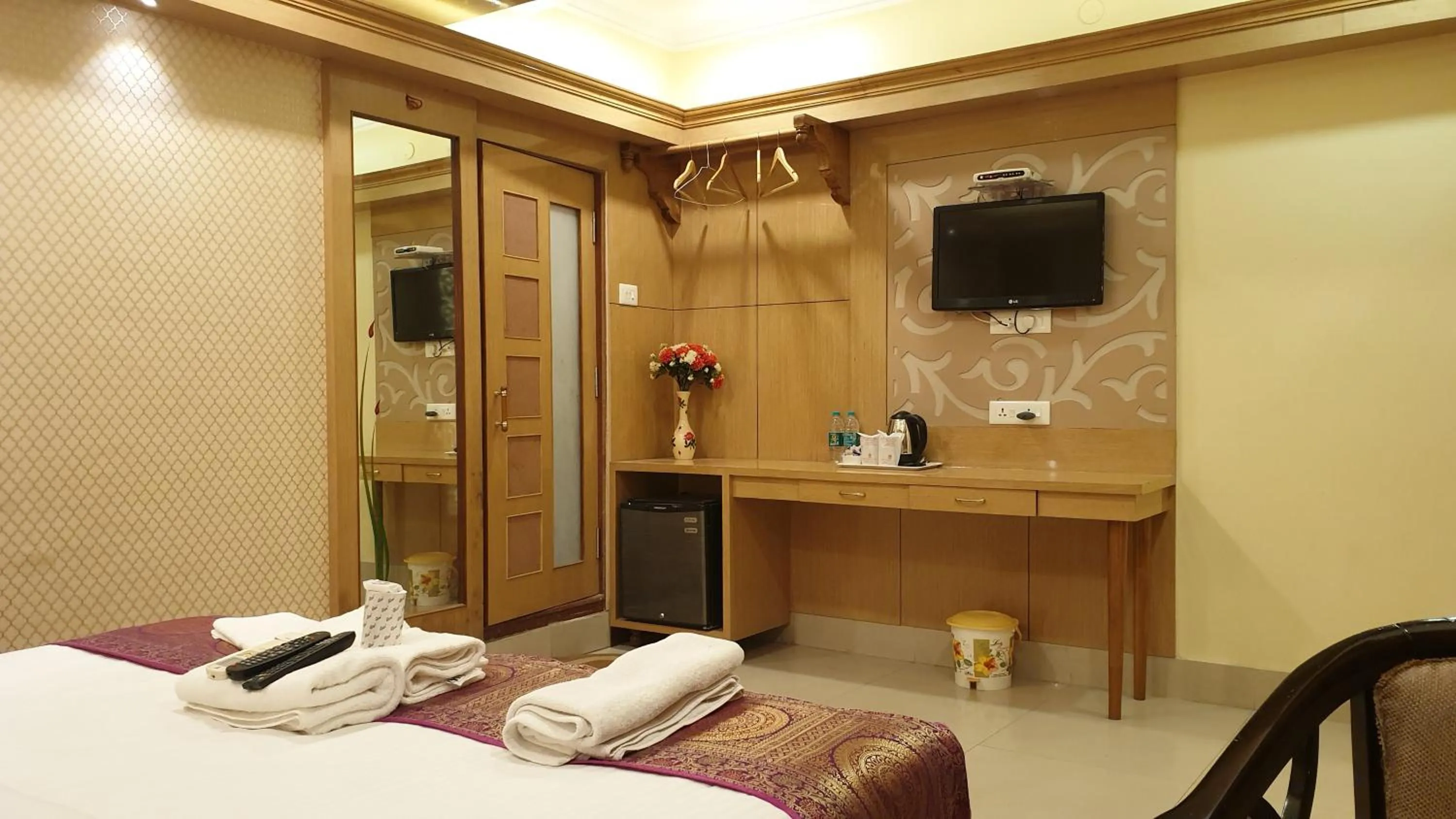 Property building, Bed in Hotel Temple On Ganges
