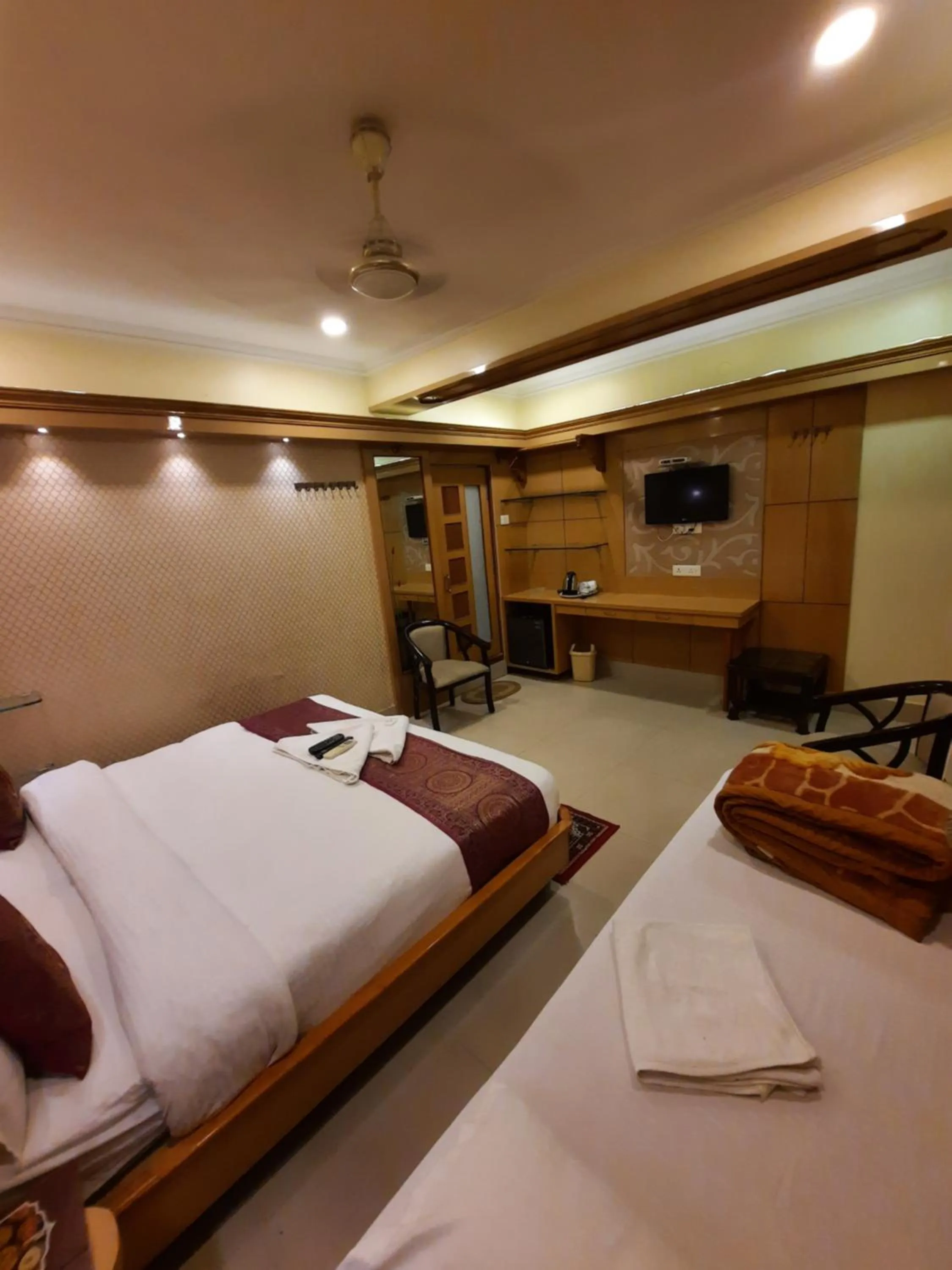 Photo of the whole room, Bed in Hotel Temple On Ganges