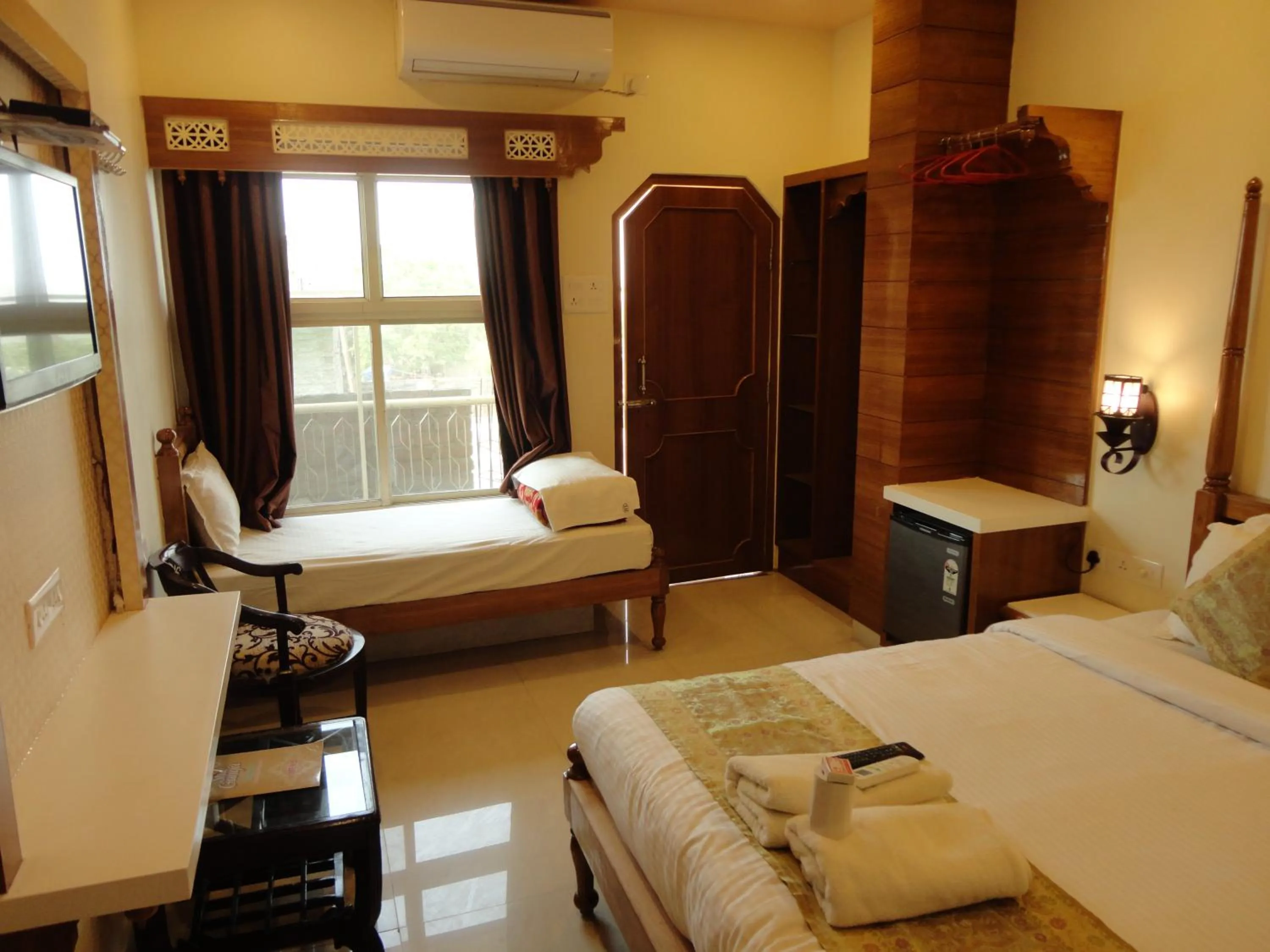 City view, Bed in Hotel Temple On Ganges