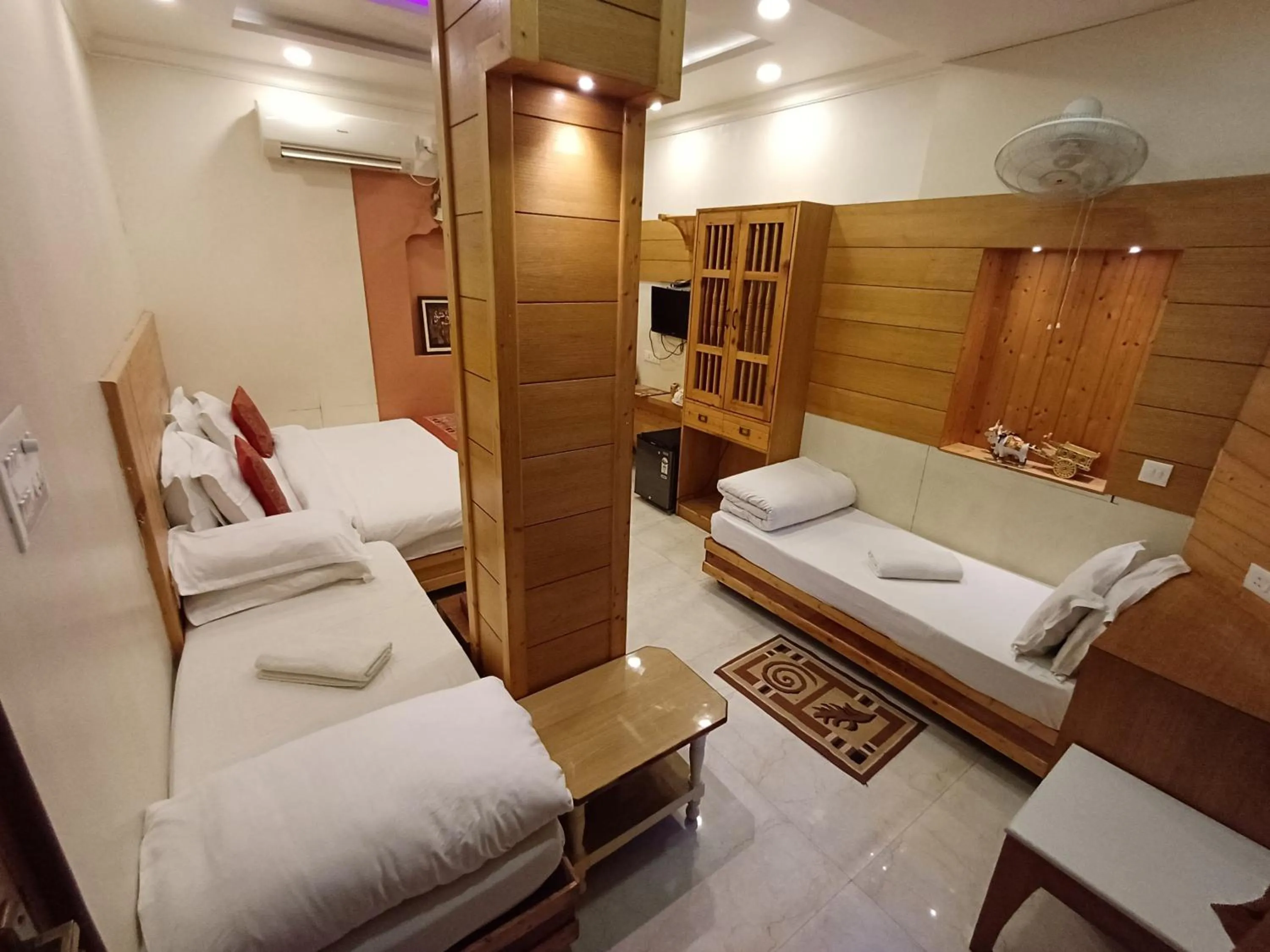 Bed in Hotel Temple On Ganges