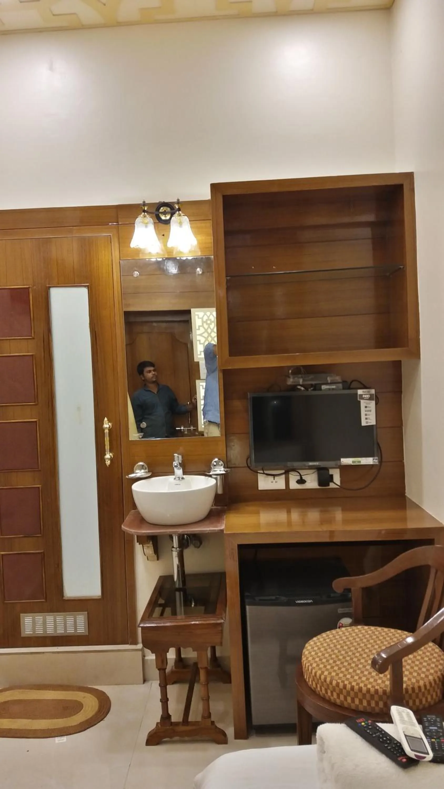 Decorative detail in Hotel Temple On Ganges