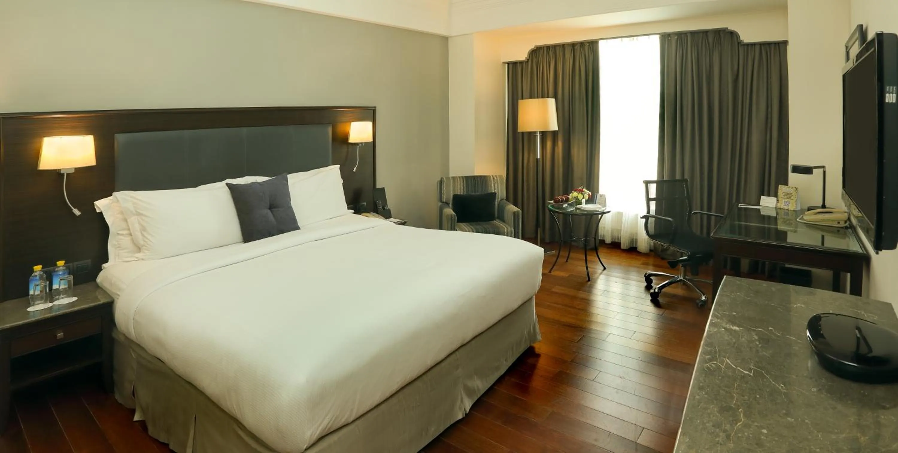 Bed in Eros Hotel New Delhi, Nehru Place