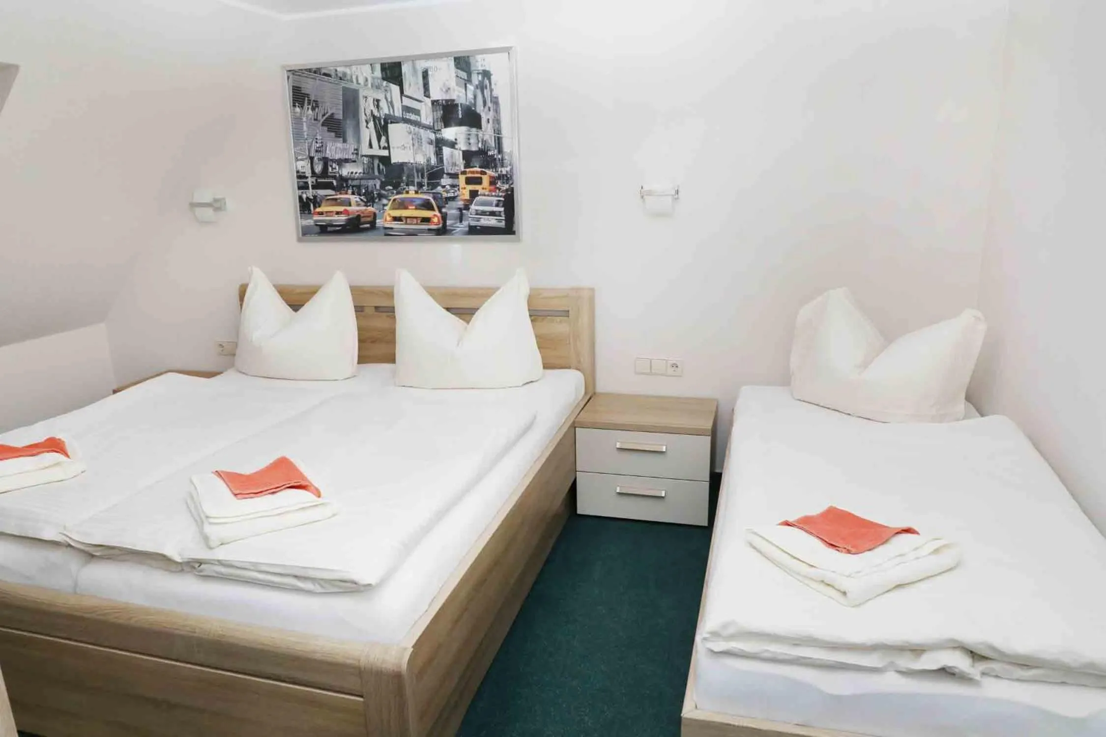 Bedroom, Bed in Schlossgasthaus Lichtenwalde