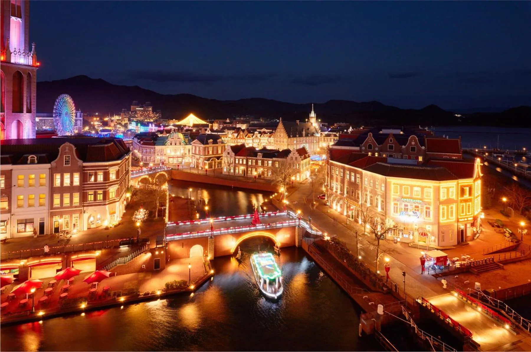 Night in Hotel Europe Huis Ten Bosch