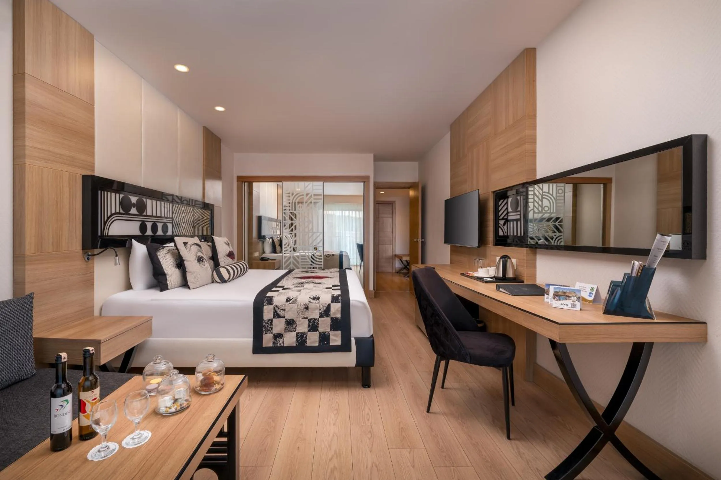 Photo of the whole room, Bed in Delphin Imperial Lara